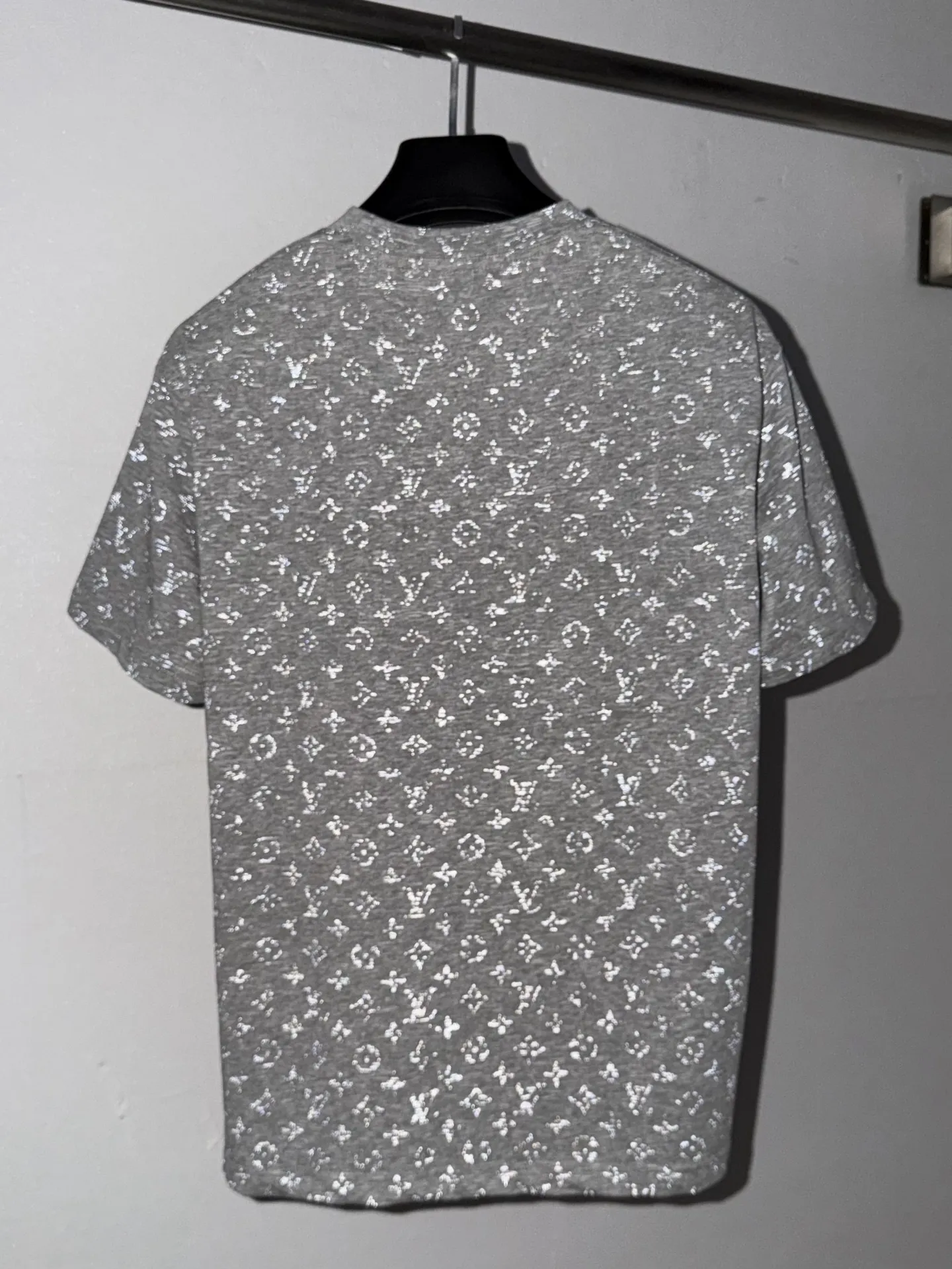 Monogram Reflective Print Cotton T-Shirt D22022861 — view 6