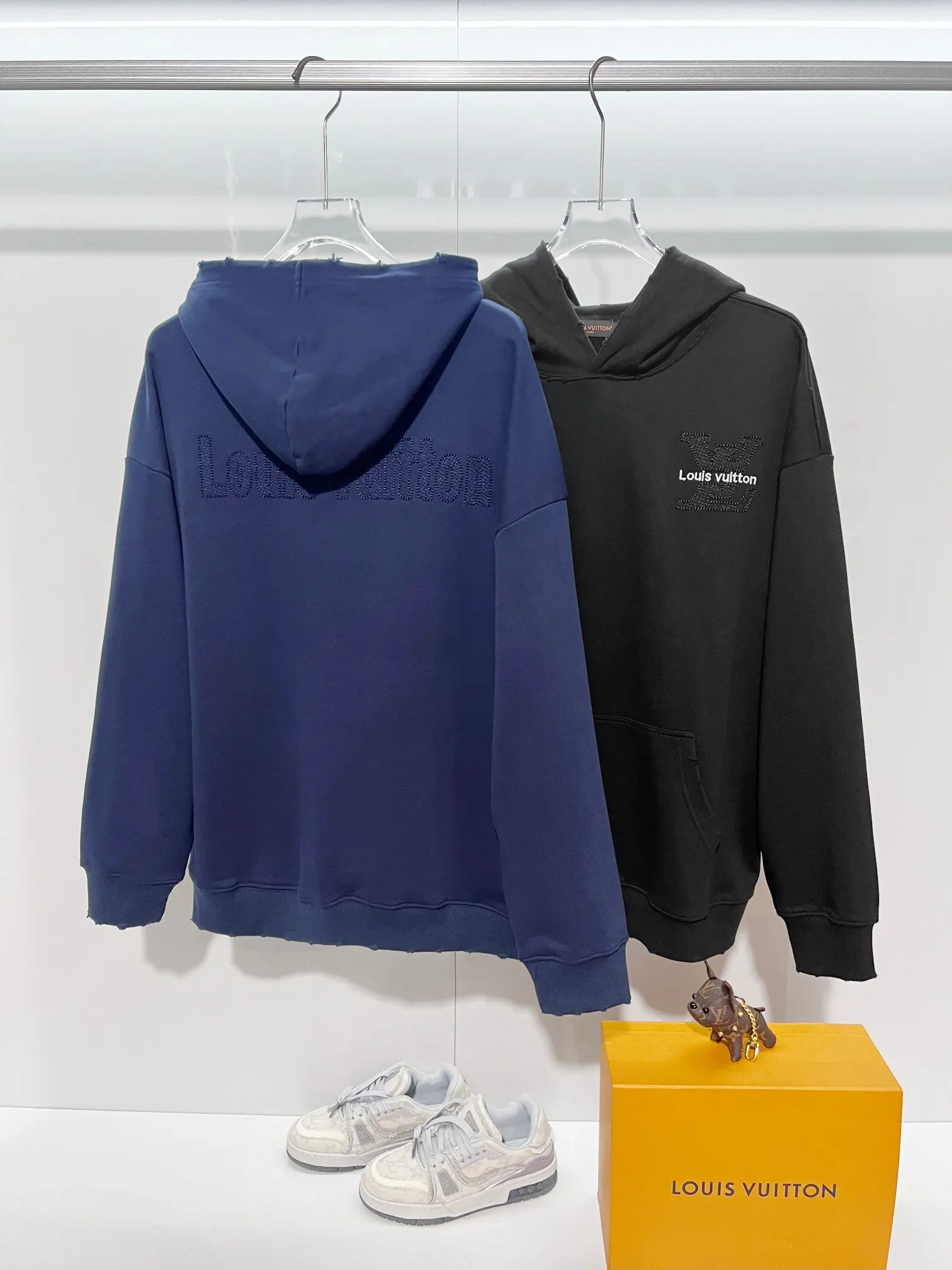 Distressed Logo Embroidery Cotton Hoodie D22024139 — view 11