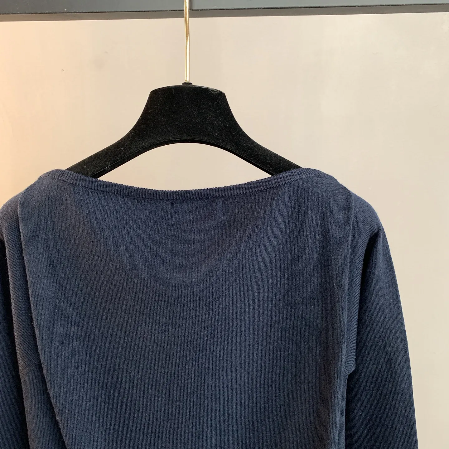 Off-the-Shoulder Wool Knit Sweater D22024191 — view 4