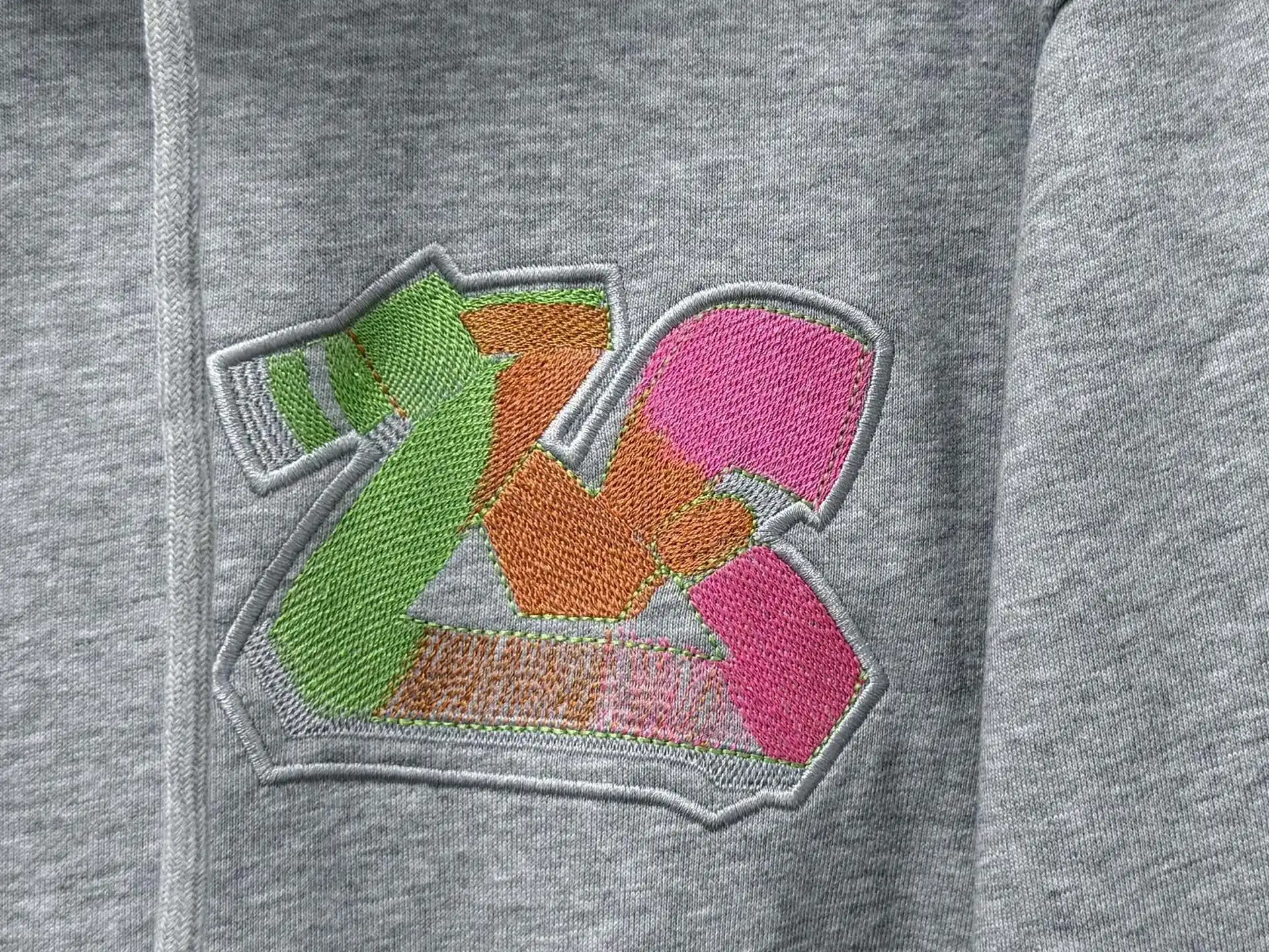 Embroidered Logo Zip-Up Hoodie D22524760 — view 6