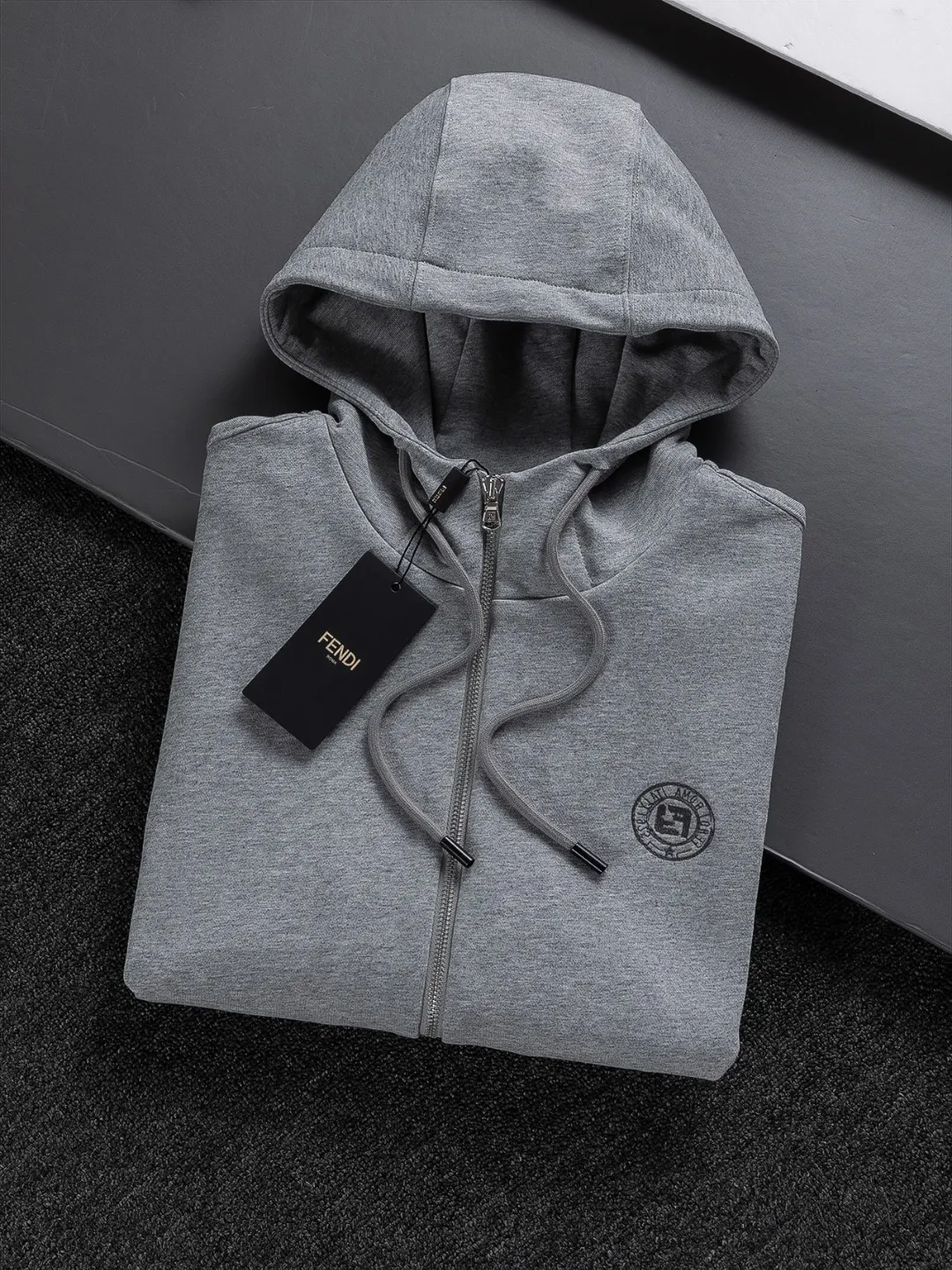 Logo-Embroidered Zip-Up Hooded Gilet D22524120 — view 4