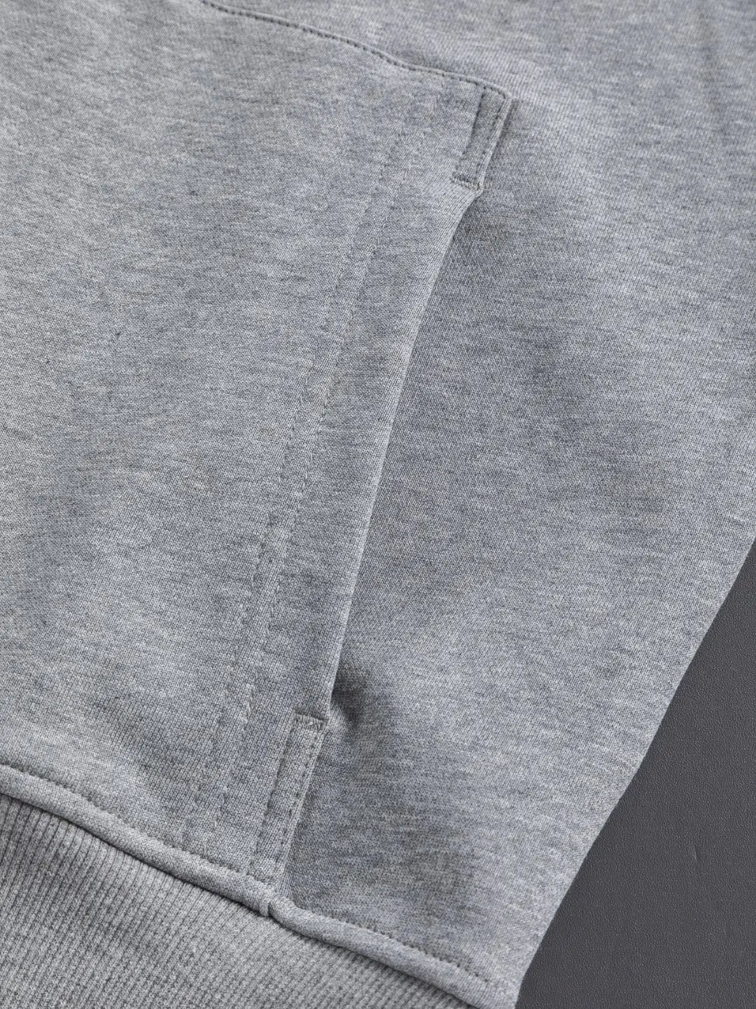 Logo-Embroidered Zip-Up Hooded Gilet D22524120 — view 9
