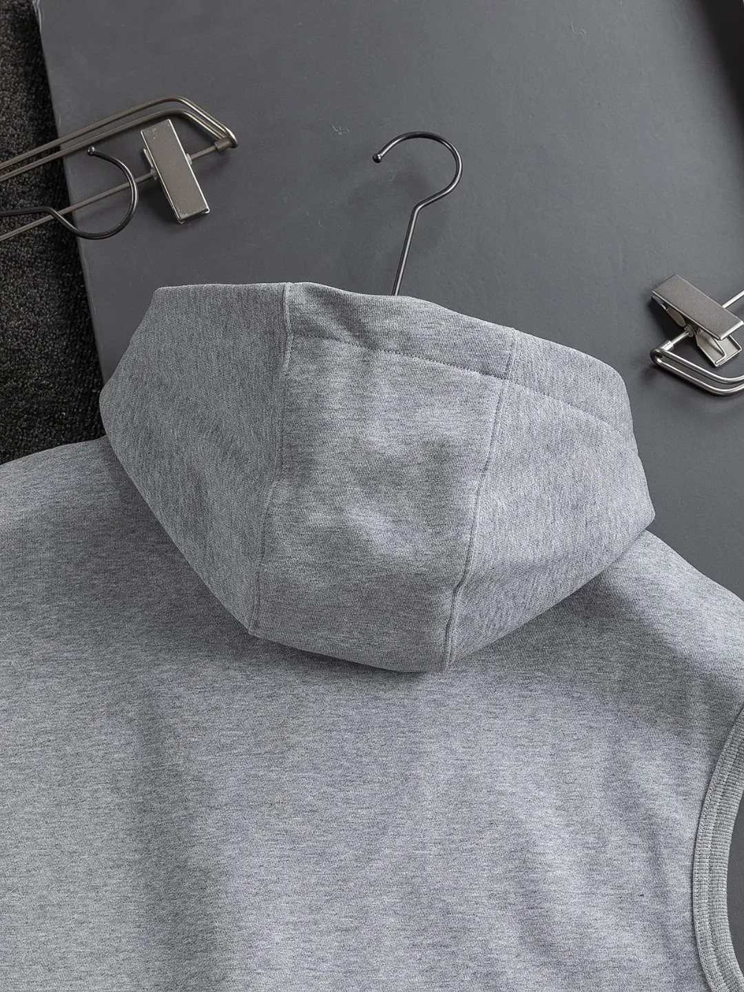 Logo-Embroidered Zip-Up Hooded Gilet D22524120 — view 10