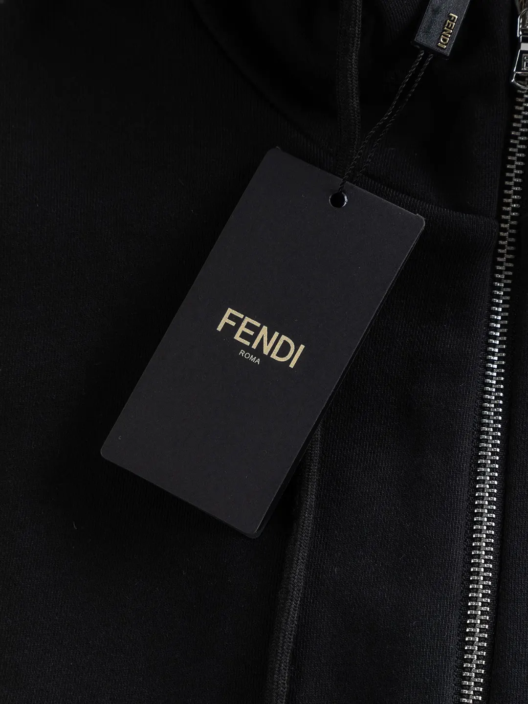 Logo-Embroidered Zip-Up Hooded Gilet D22524121 — view 12