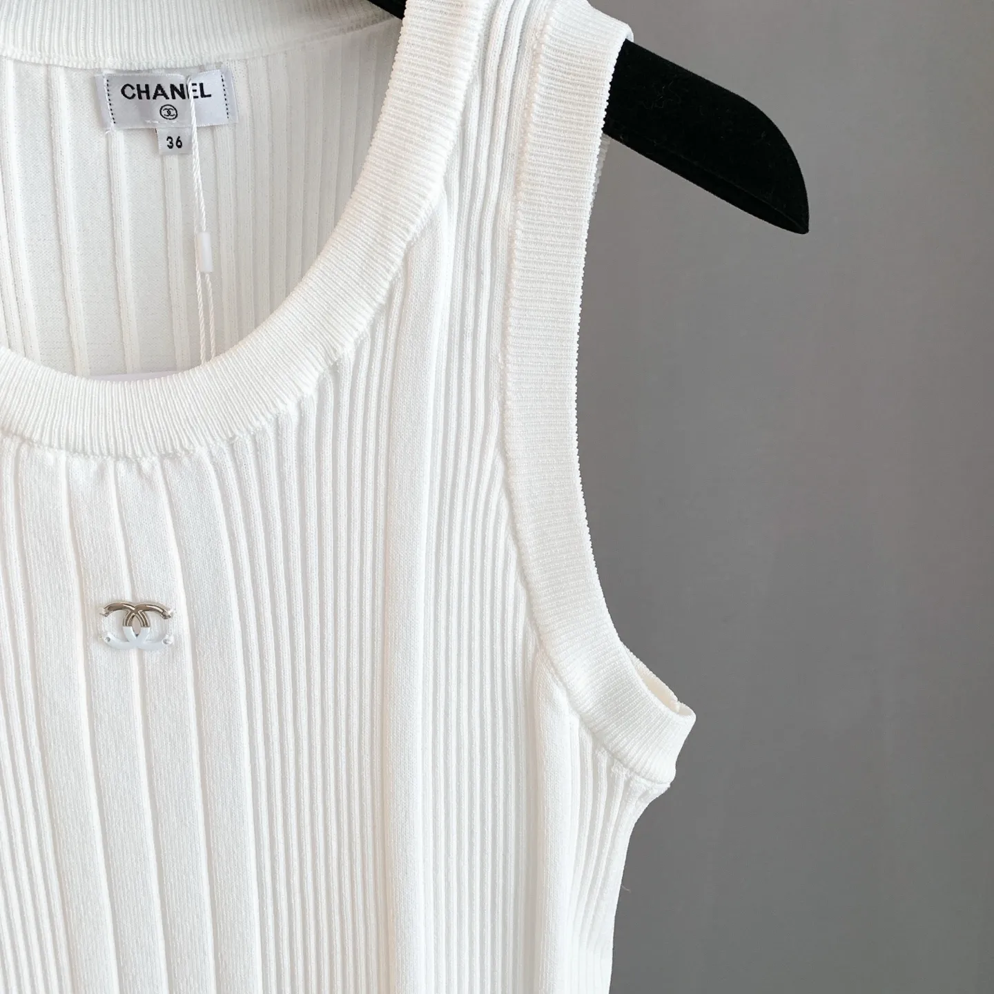 Ribbed Knit Sleeveless Tank Top D22524068 — view 4