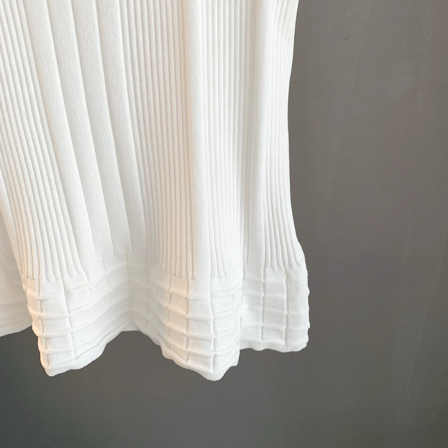 Ribbed Knit Sleeveless Tank Top D22524068 — view 8