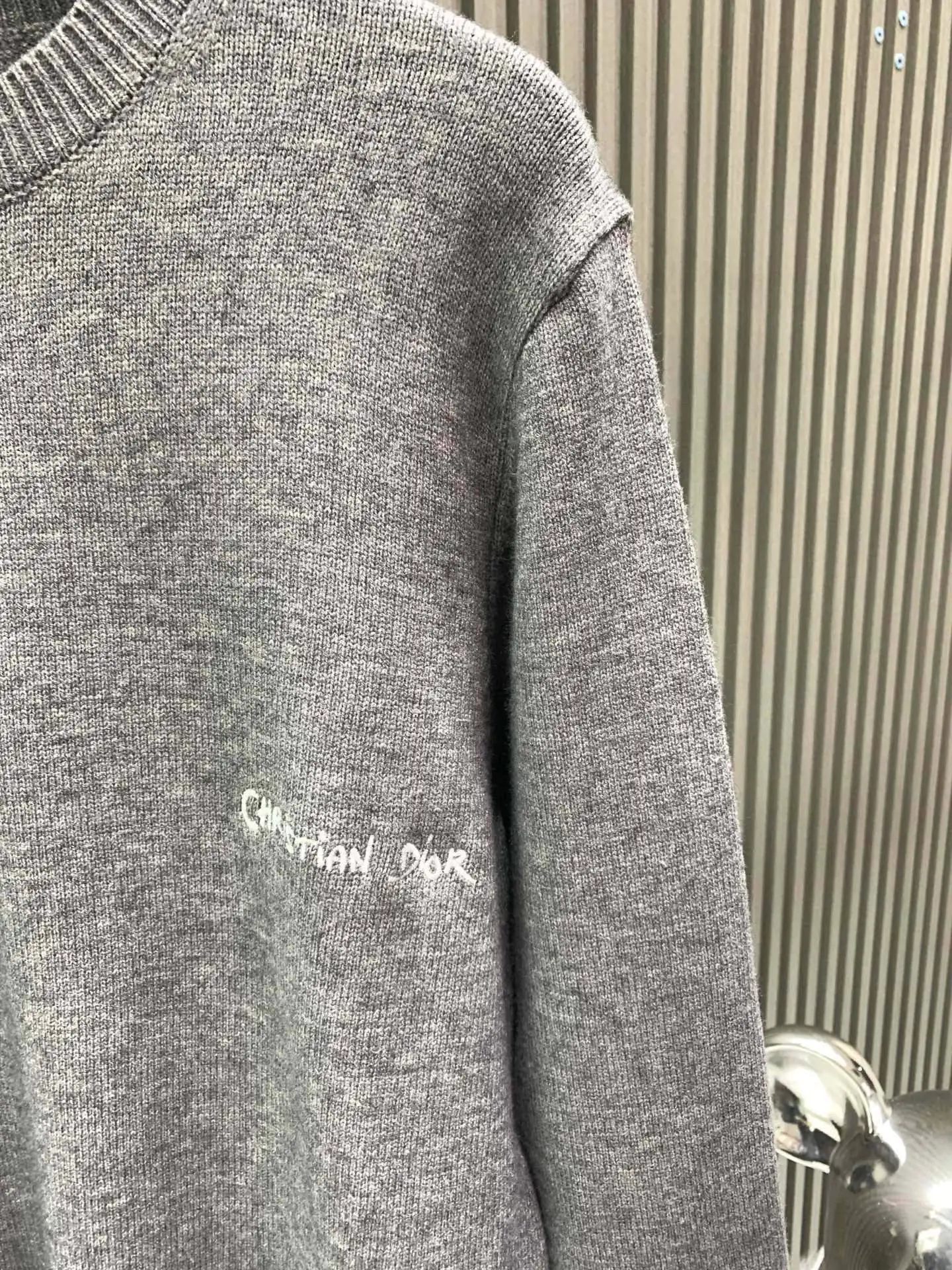 Logo Embroidered Wool-Blend Sweater D23023927 — view 7