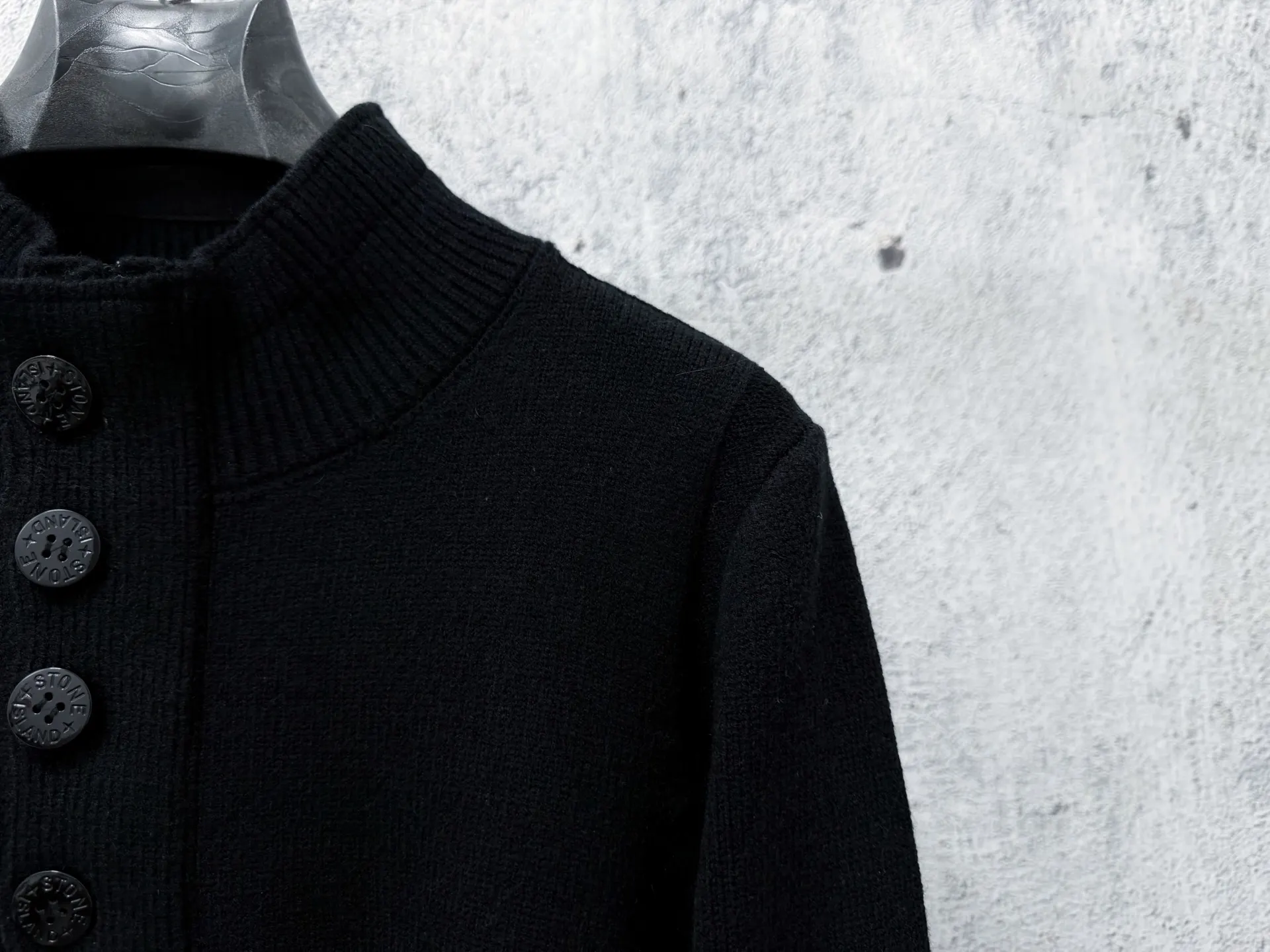 Button-Neck Wool Knit Sweater D23524857 — view 3