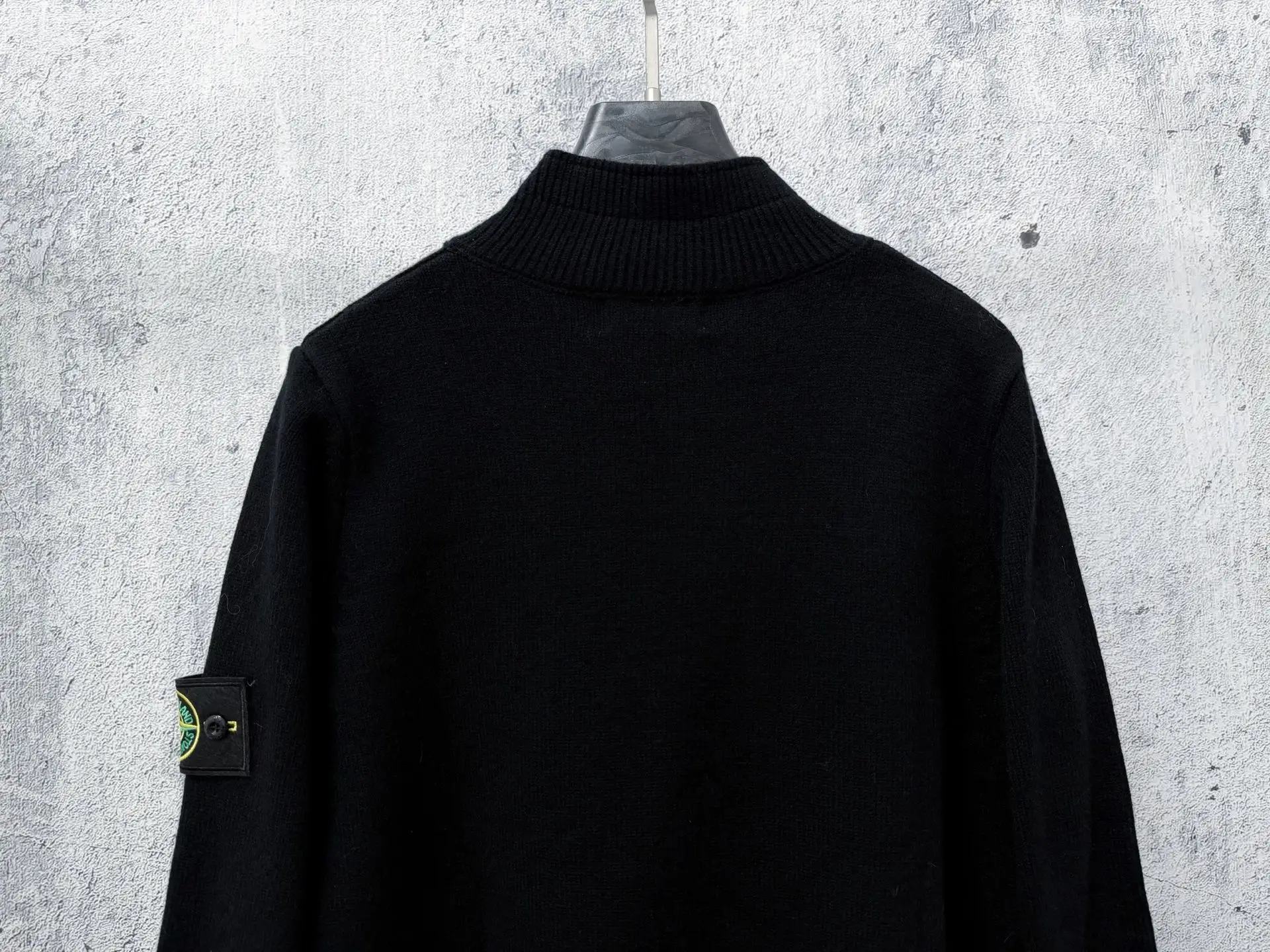 Button-Neck Wool Knit Sweater D23524857 — view 8