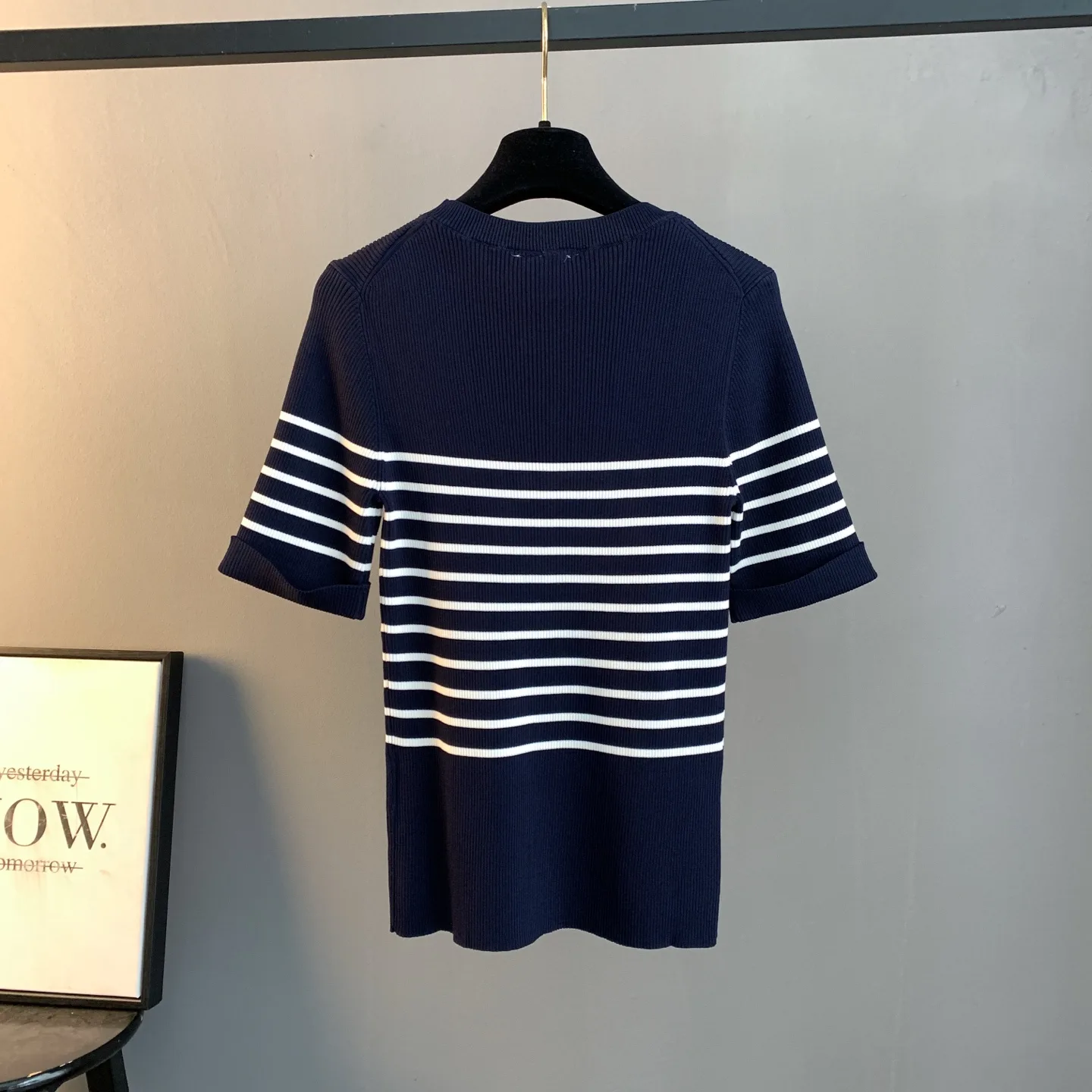 Striped Logo Ribbed Knit Top D23524198 — view 2