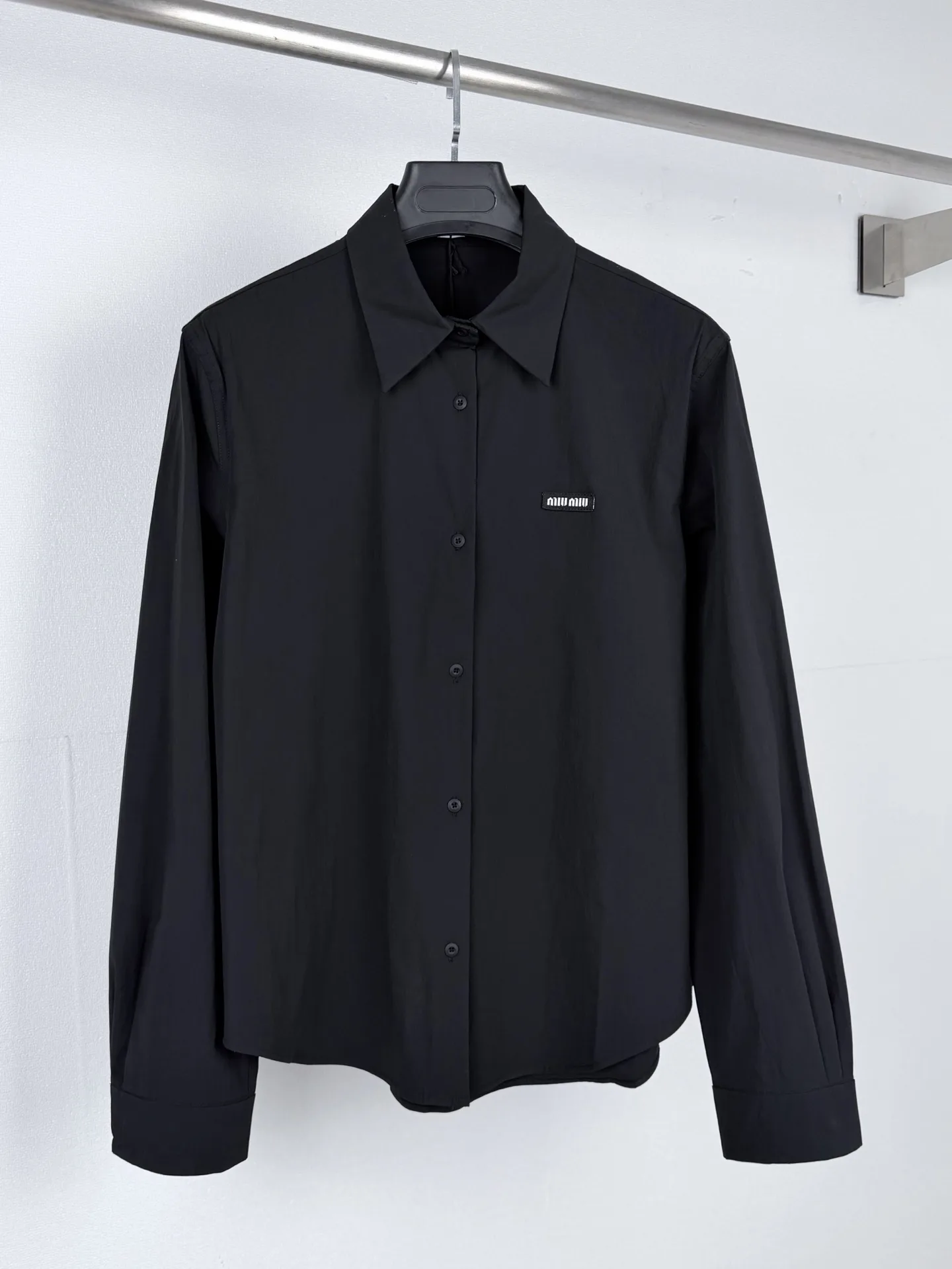 Logo-Patch Stretch Poplin Long-Sleeve Shirt D24021302