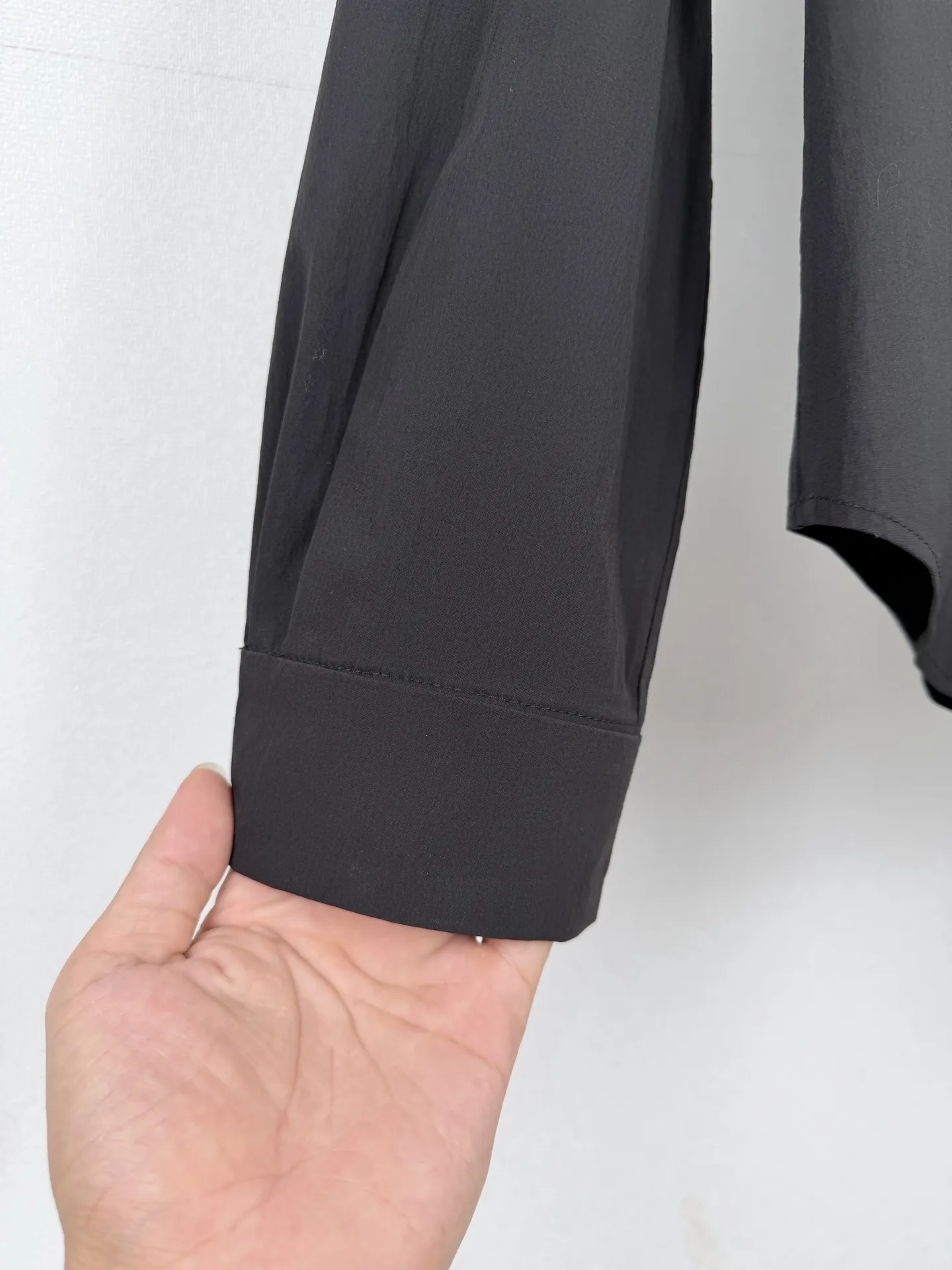 Logo-Patch Stretch Poplin Long-Sleeve Shirt D24021302 — view 8