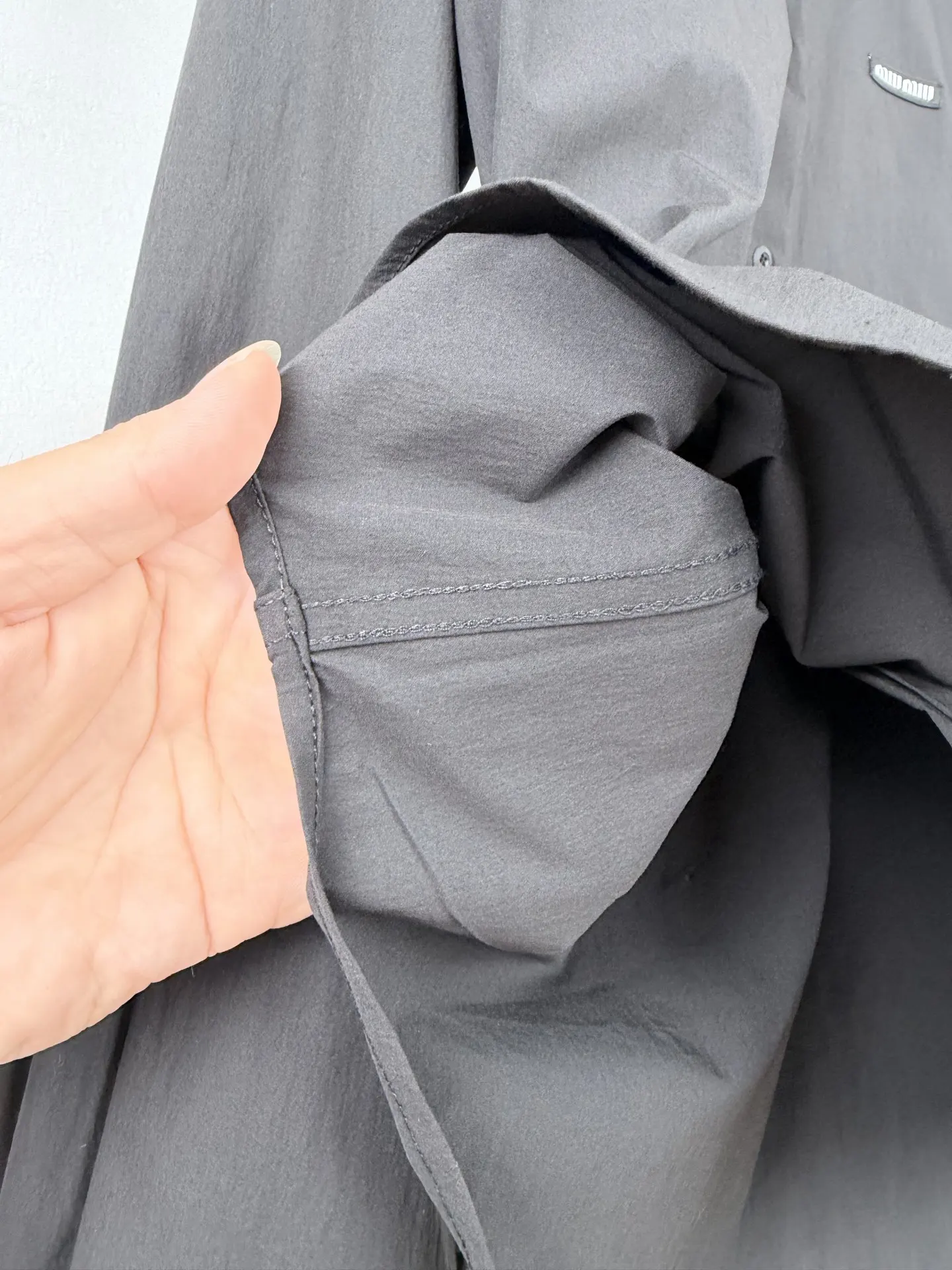 Logo-Patch Stretch Poplin Long-Sleeve Shirt D24021302 — view 10