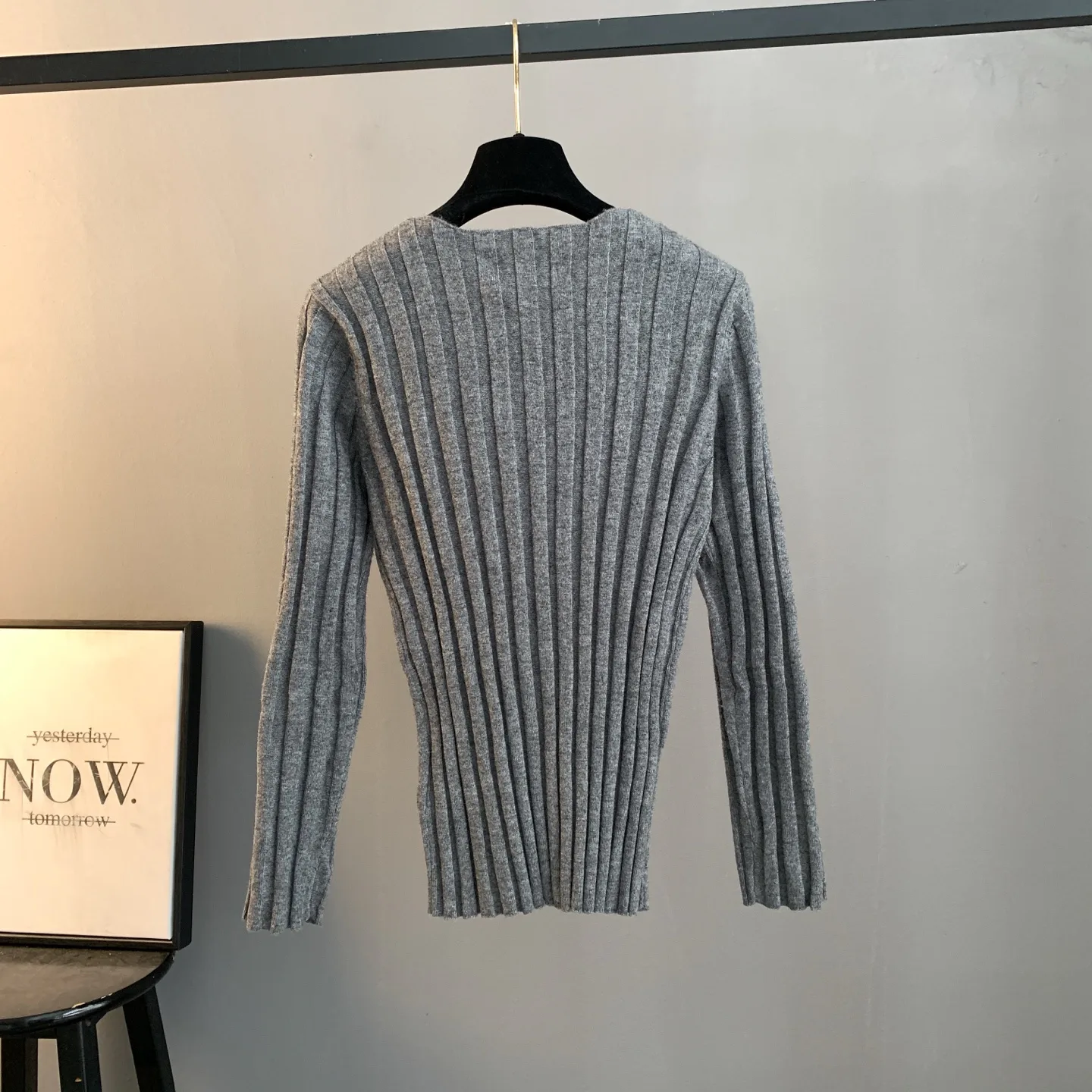 Ribbed Merino Wool V-Neck Sweater D24024188 — view 2