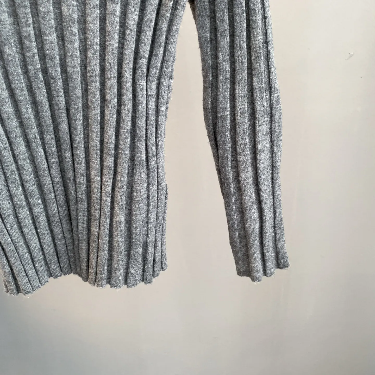 Ribbed Merino Wool V-Neck Sweater D24024188 — view 8