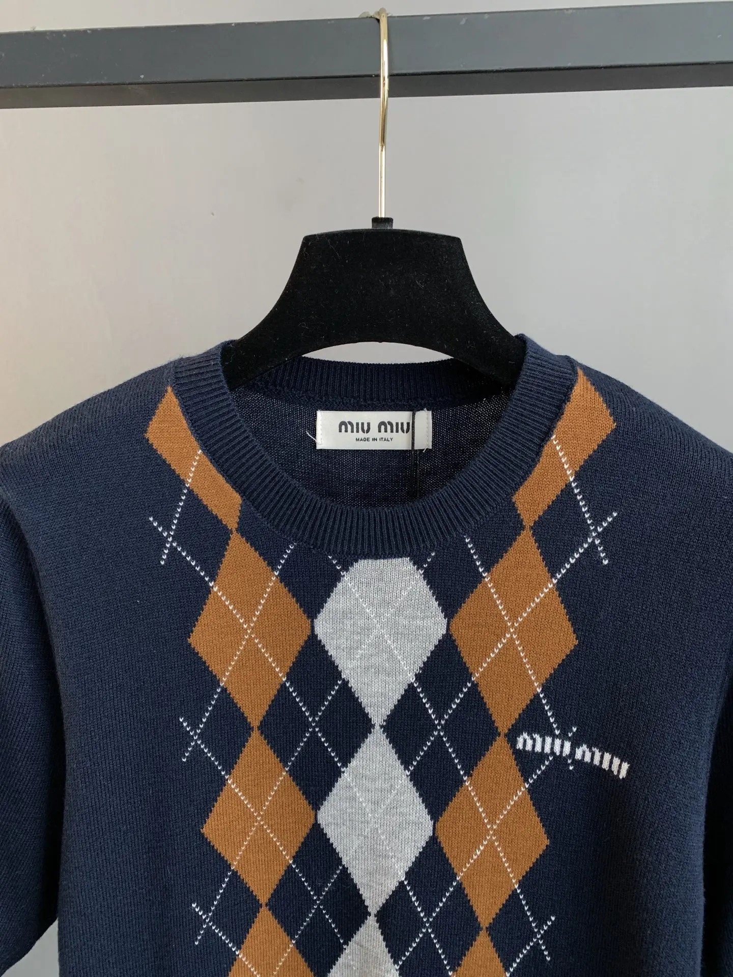 Argyle Intarsia Knit Short-Sleeve Sweater D24024057 — view 7
