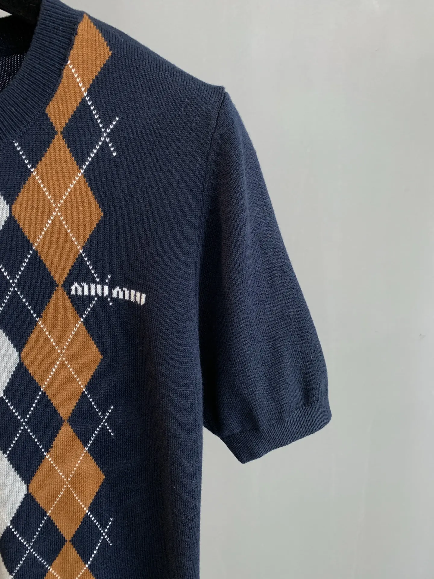 Argyle Intarsia Knit Short-Sleeve Sweater D24024057 — view 8