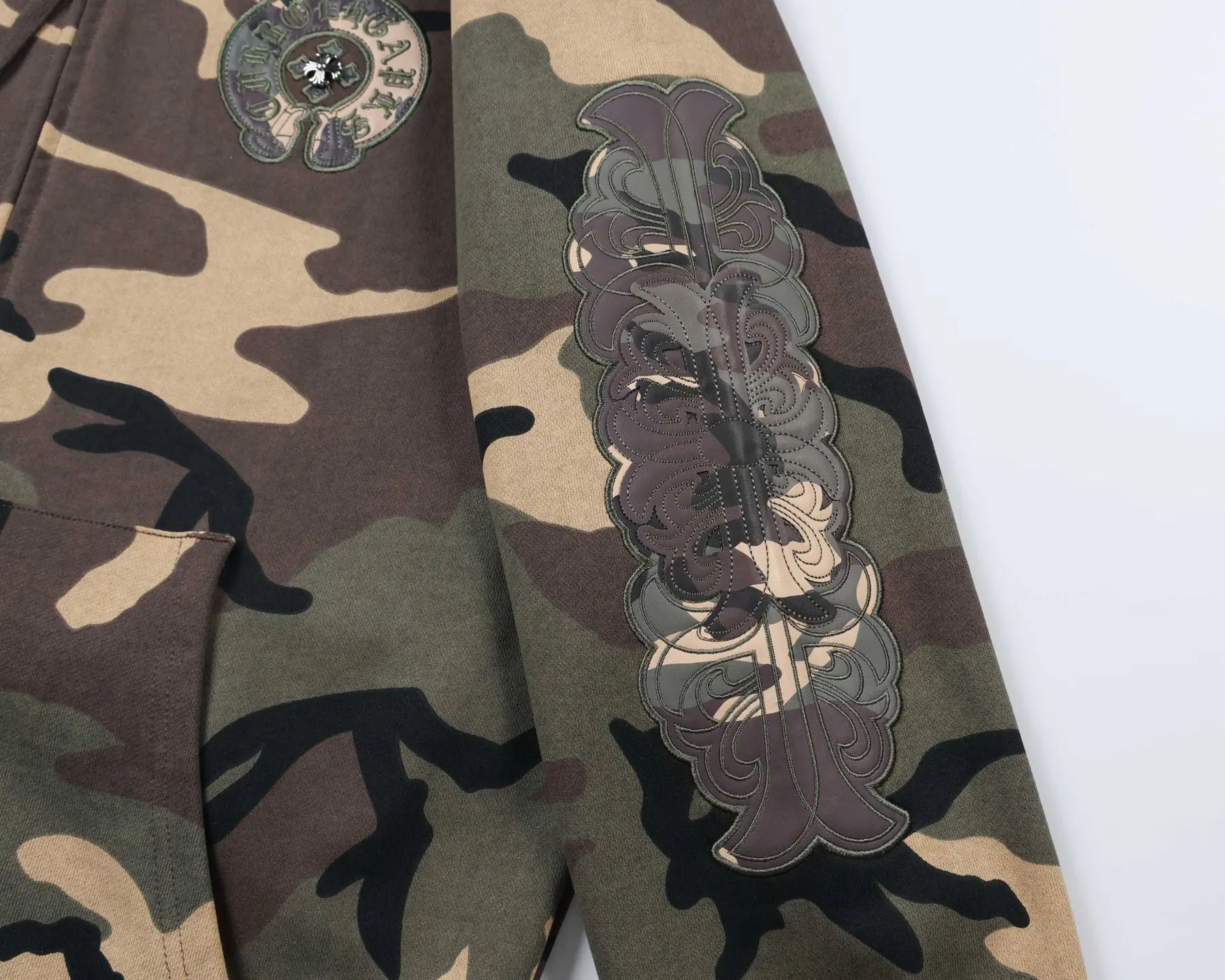 Camo Patchwork Embroidered Zip-Up Hoodie D24522749 — view 6