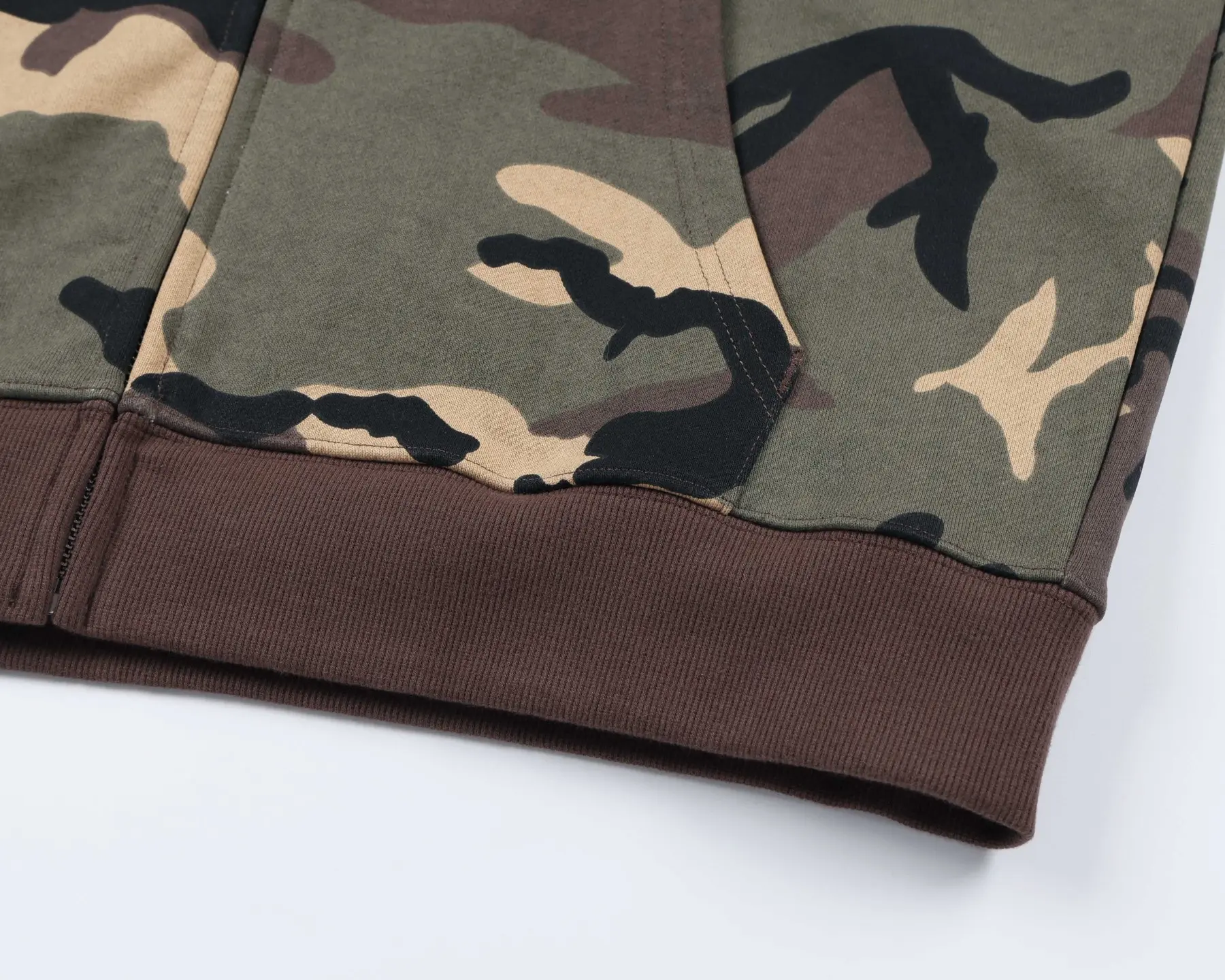Camo Patchwork Embroidered Zip-Up Hoodie D24522749 — view 9