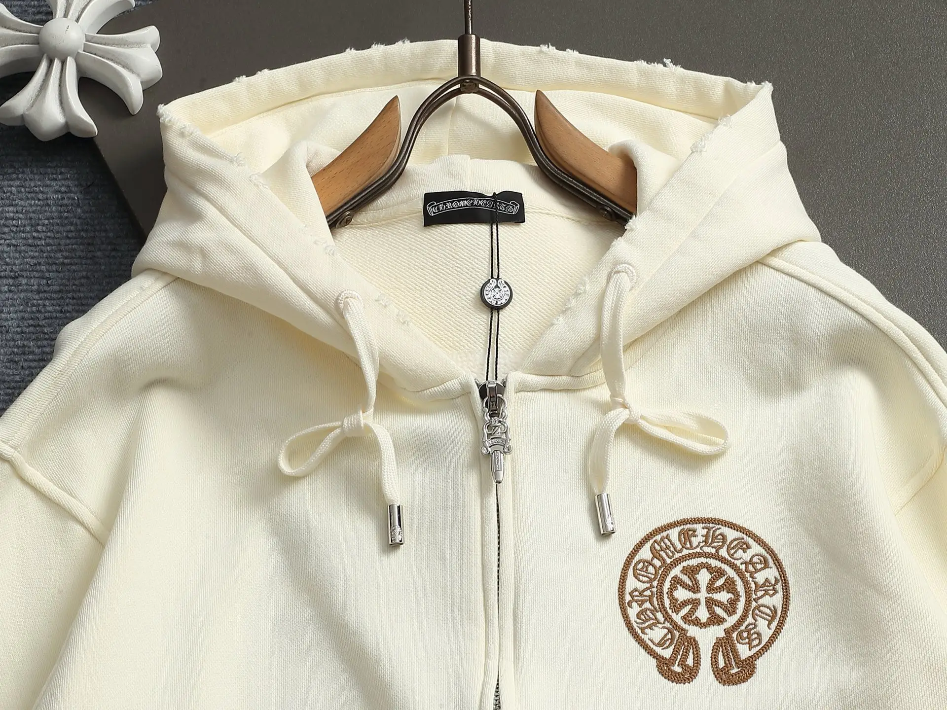 Logo Embroidery Distressed Zip-Up Hoodie D24523290 — view 2