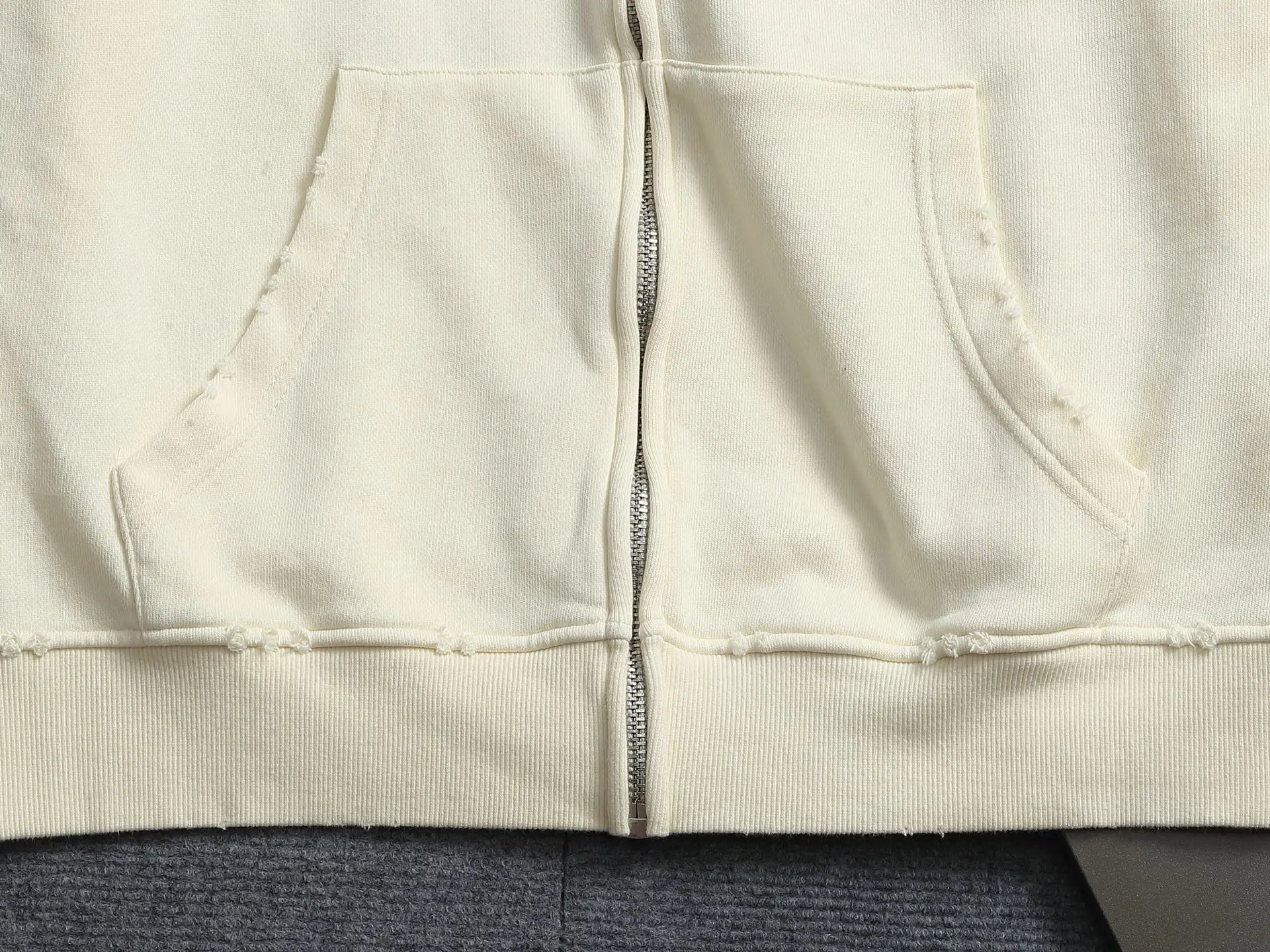 Logo Embroidery Distressed Zip-Up Hoodie D24523290 — view 3