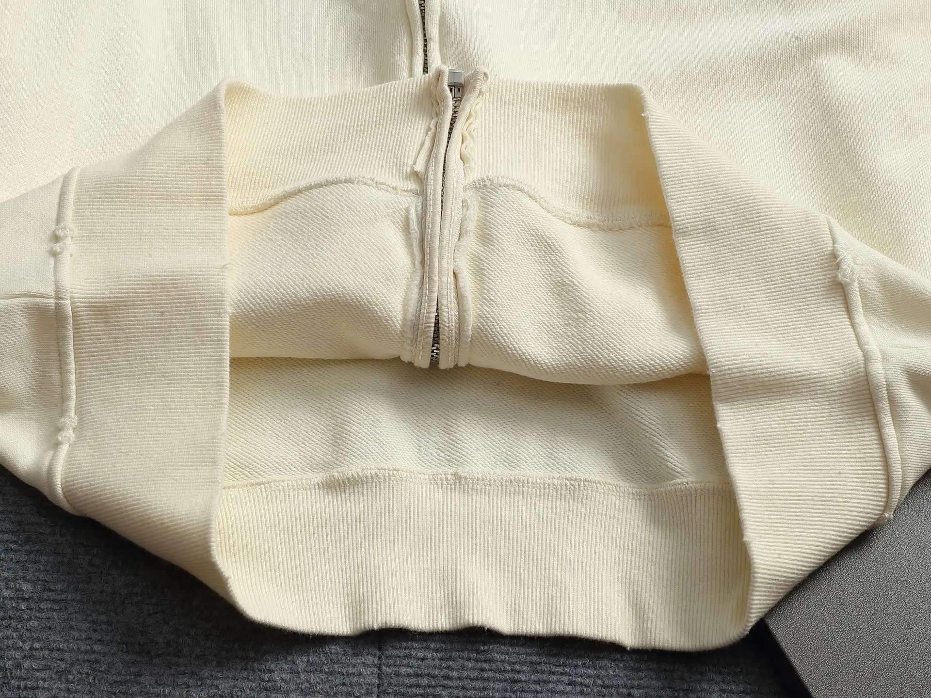 Logo Embroidery Distressed Zip-Up Hoodie D24523290 — view 9