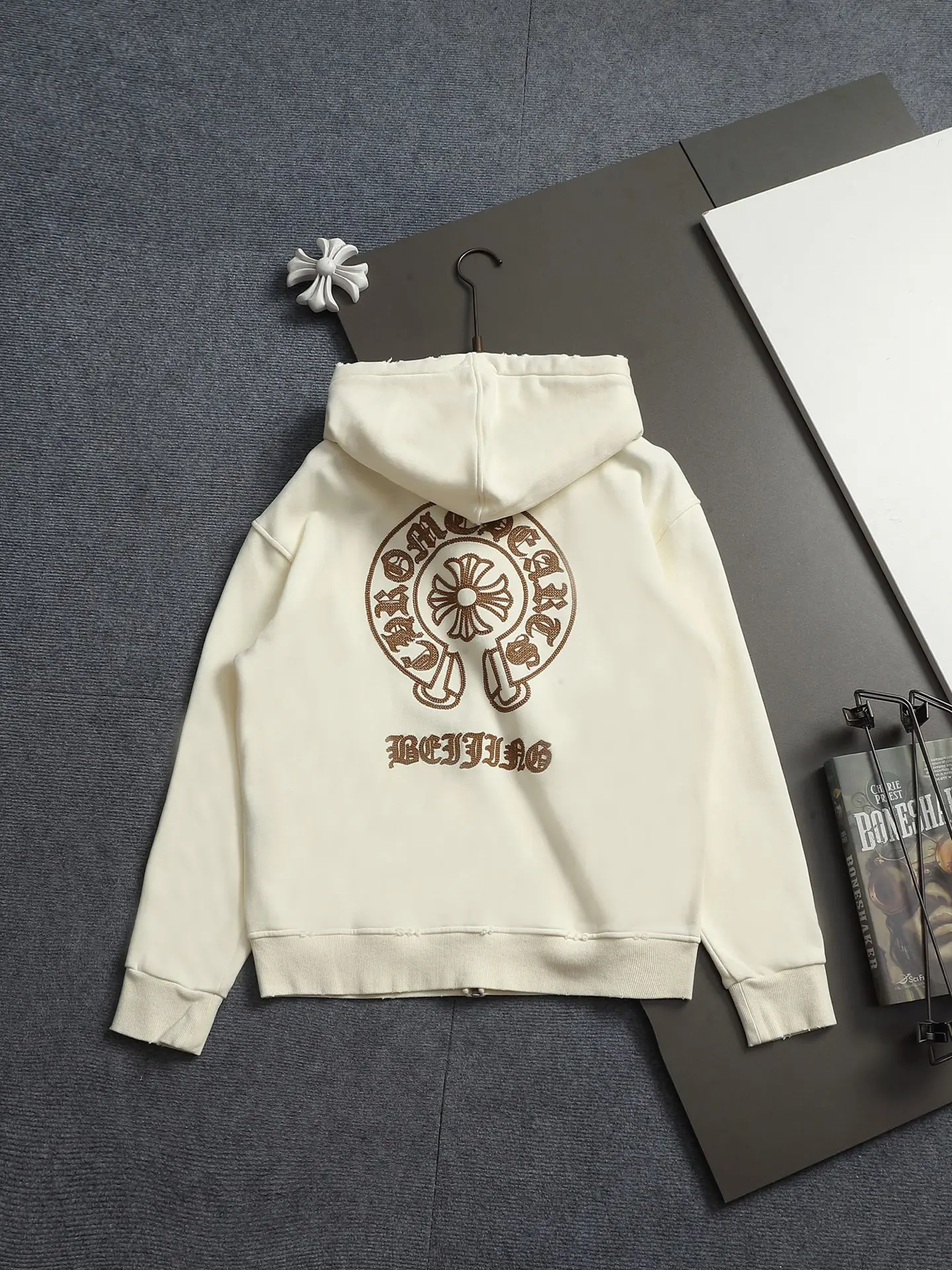 Logo Embroidery Distressed Zip-Up Hoodie D24523290 — view 14