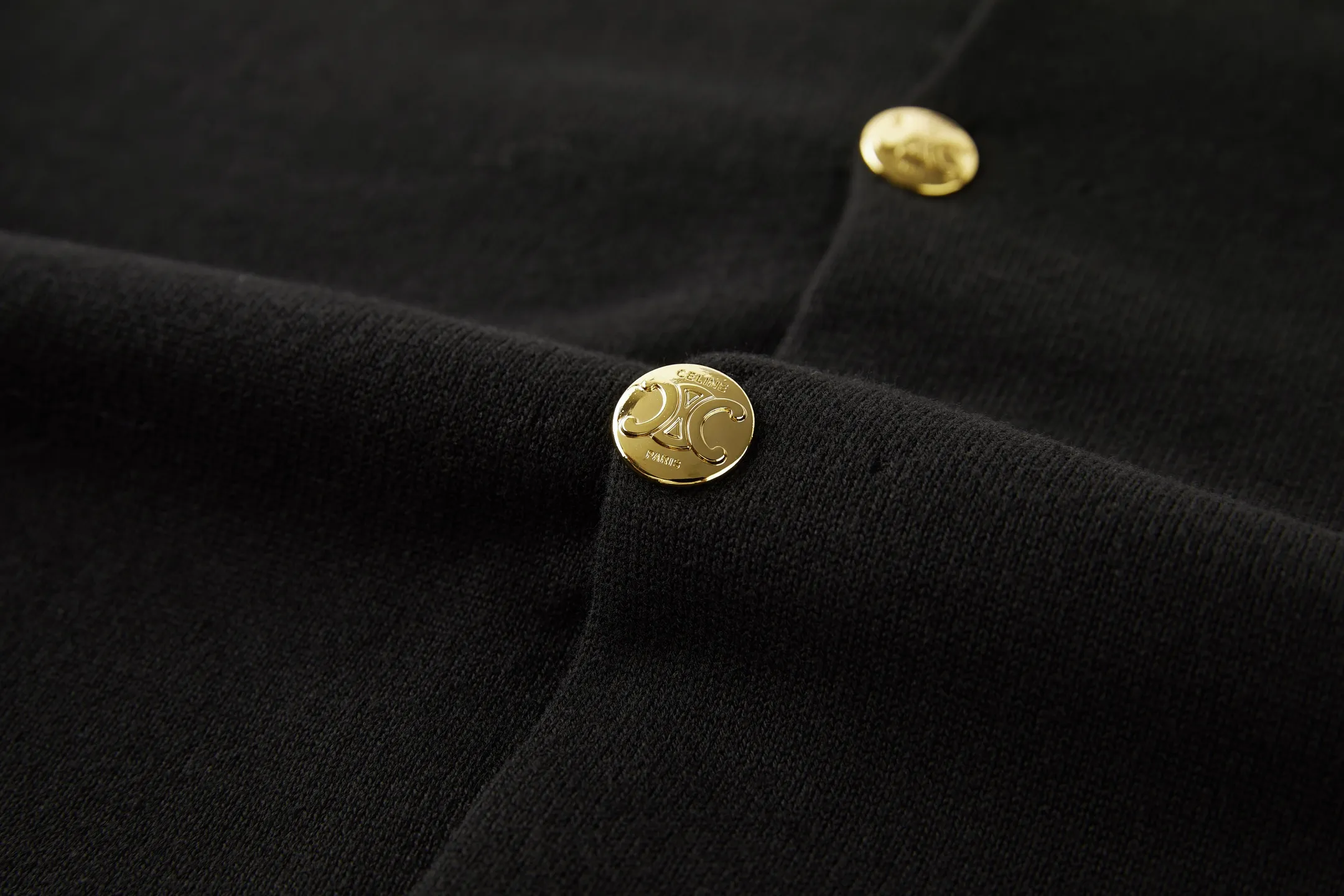 Triomphe Button Wool-Blend Cardigan D25023202 — view 4