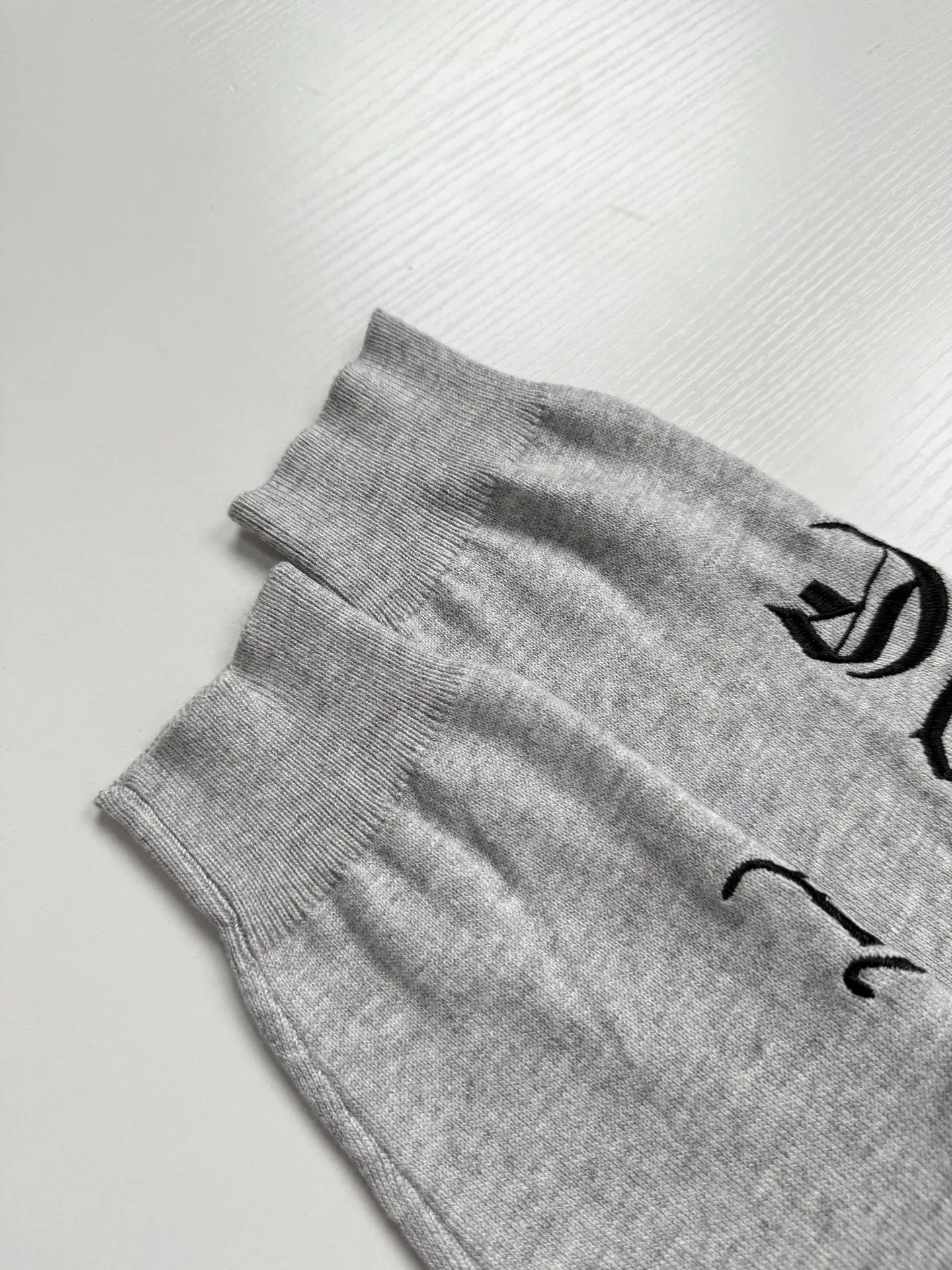 Gothic Script Embroidered Crew-Neck Sweater D25523919 — view 8
