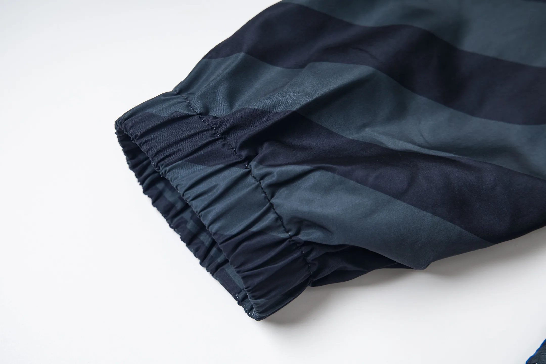 Reversible Logo Jacquard Hooded Jacket D25523500 — view 5