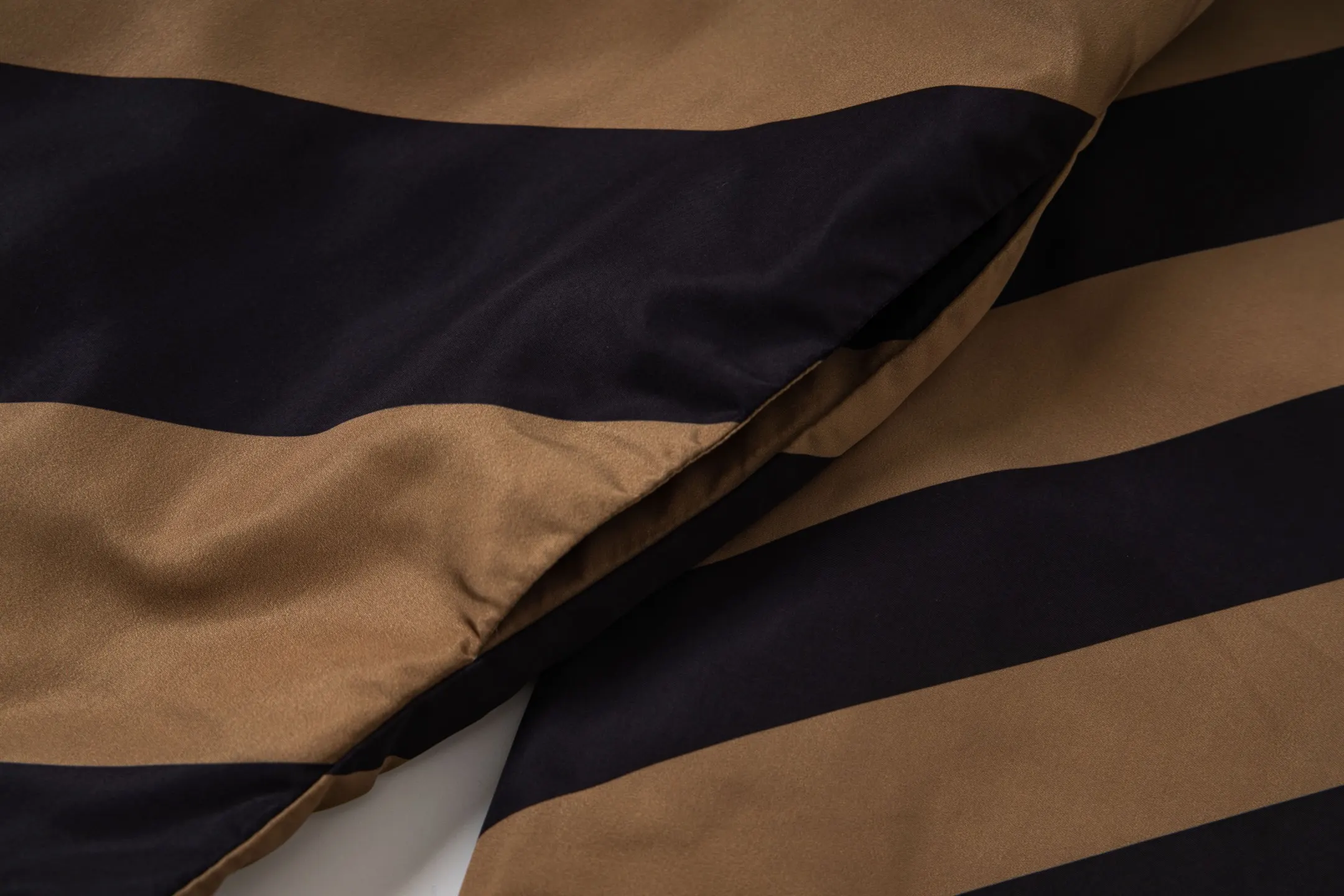 Reversible Logo-Jacquard and Striped Hooded Jacket D25523498 — view 7