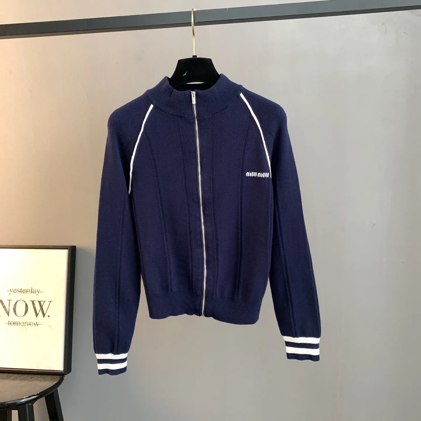 Logo-Embroidered Zip-Up Knit Cardigan D25524189