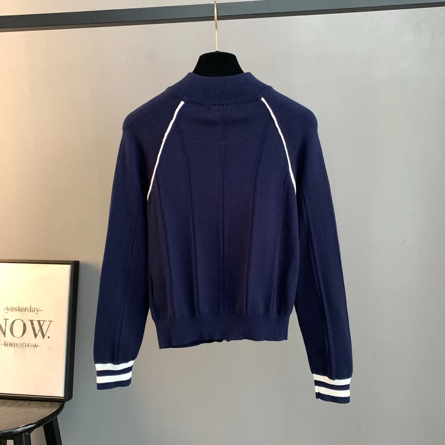 Logo-Embroidered Zip-Up Knit Cardigan D25524189 — view 2