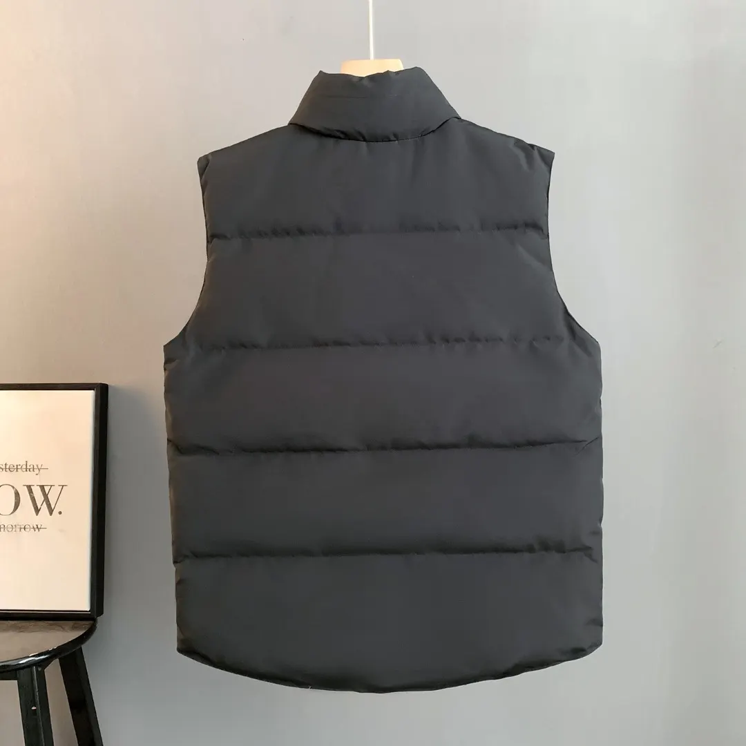 Canada Goose Freestyle Down-Filled Gilet D26024824 — view 2