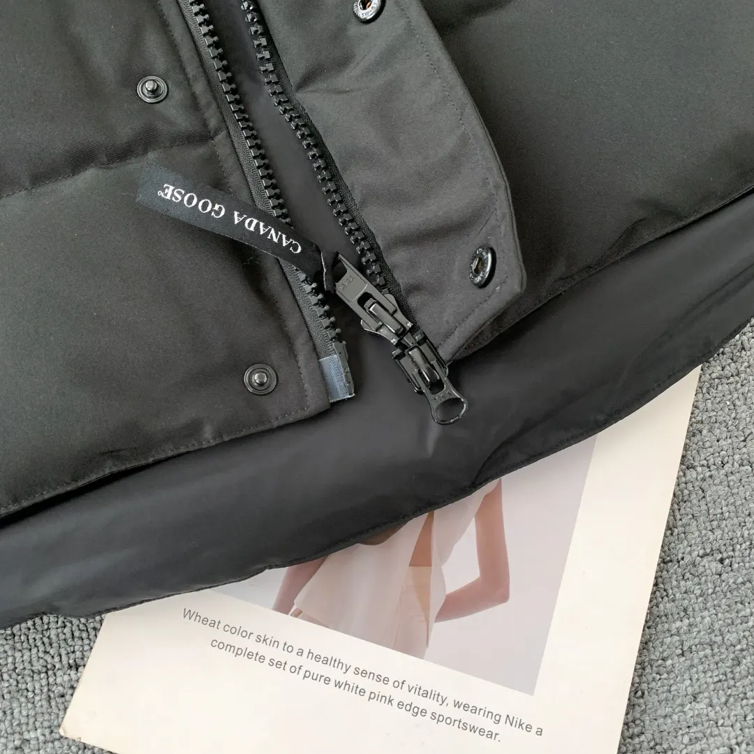 Canada Goose Freestyle Down-Filled Gilet D26024824 — view 6