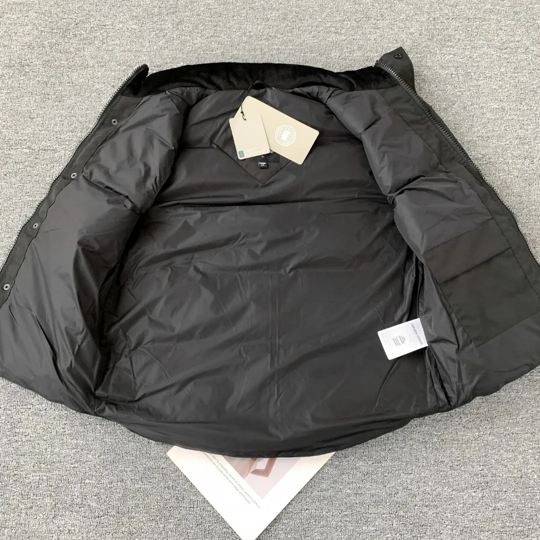Canada Goose Freestyle Down-Filled Gilet D26024824 — view 7