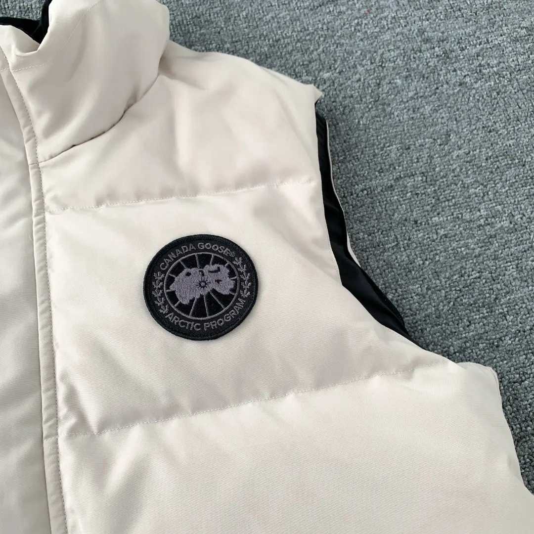 Down-Filled Quilted Gilet D26024821 — view 4