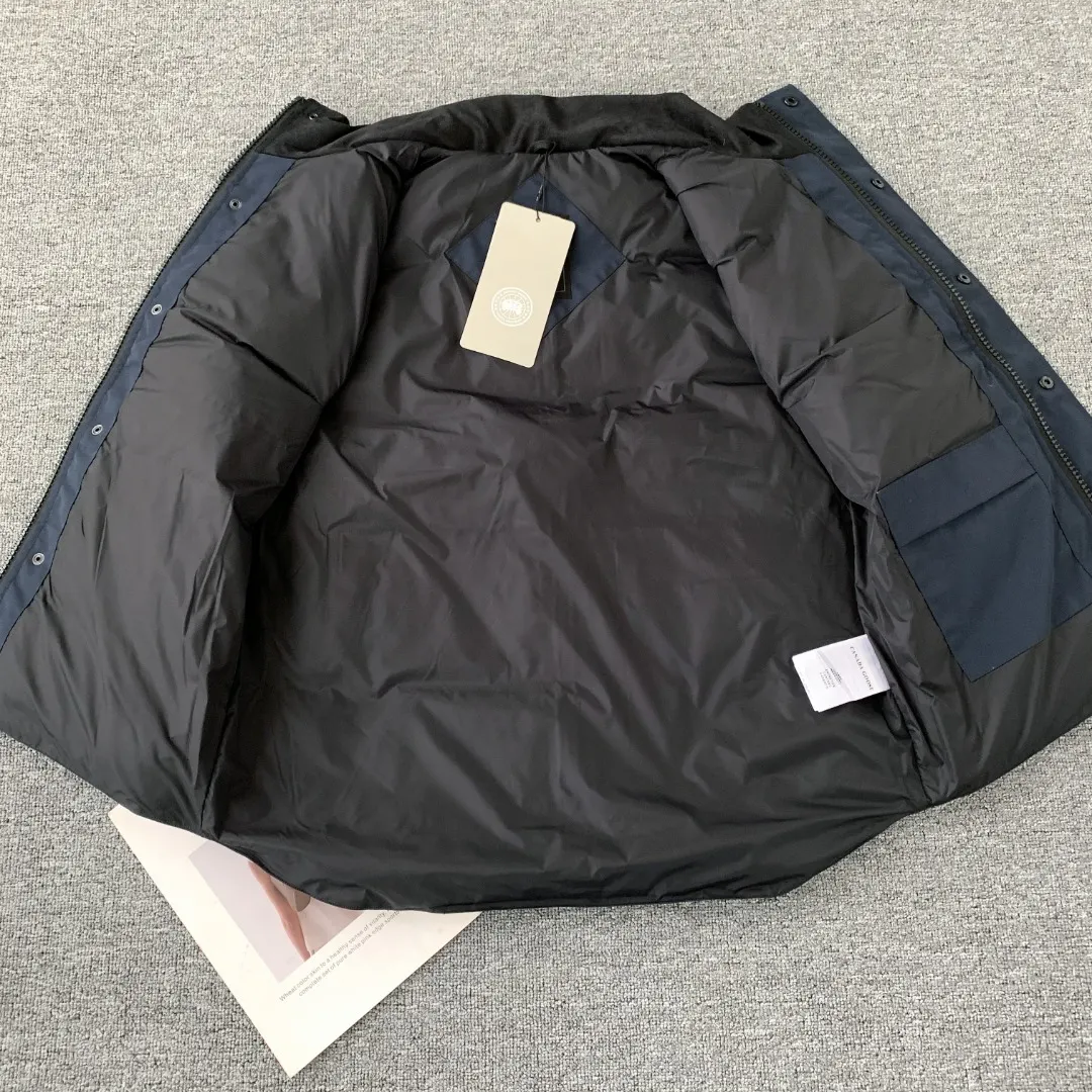 Down-Filled Quilted Gilet D26024825 — view 8