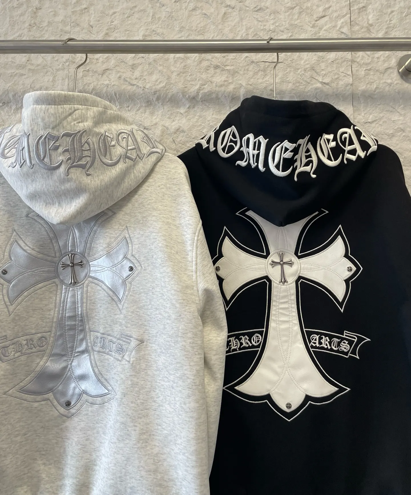Embroidered Horseshoe Zip-Up Hoodie D26021528 — view 4