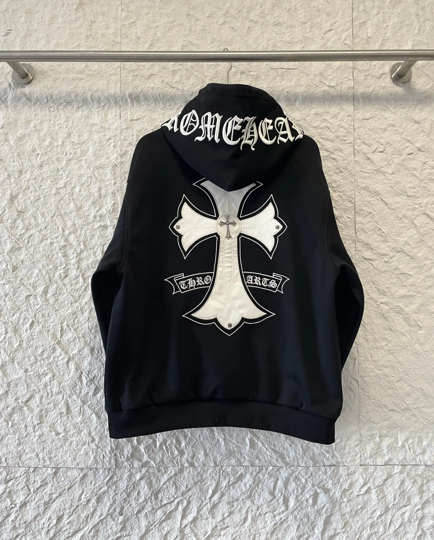 Embroidered Horseshoe Zip-Up Hoodie D26021528 — view 8