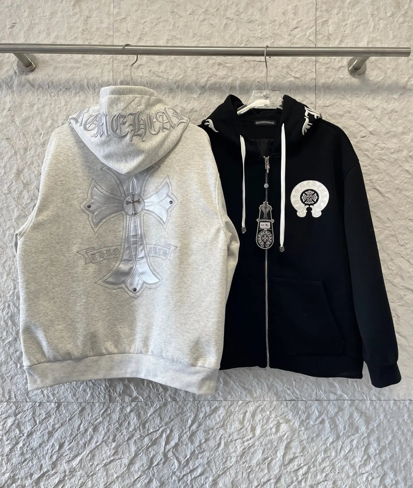 Embroidered Horseshoe Zip-Up Hoodie D26021528 — view 9