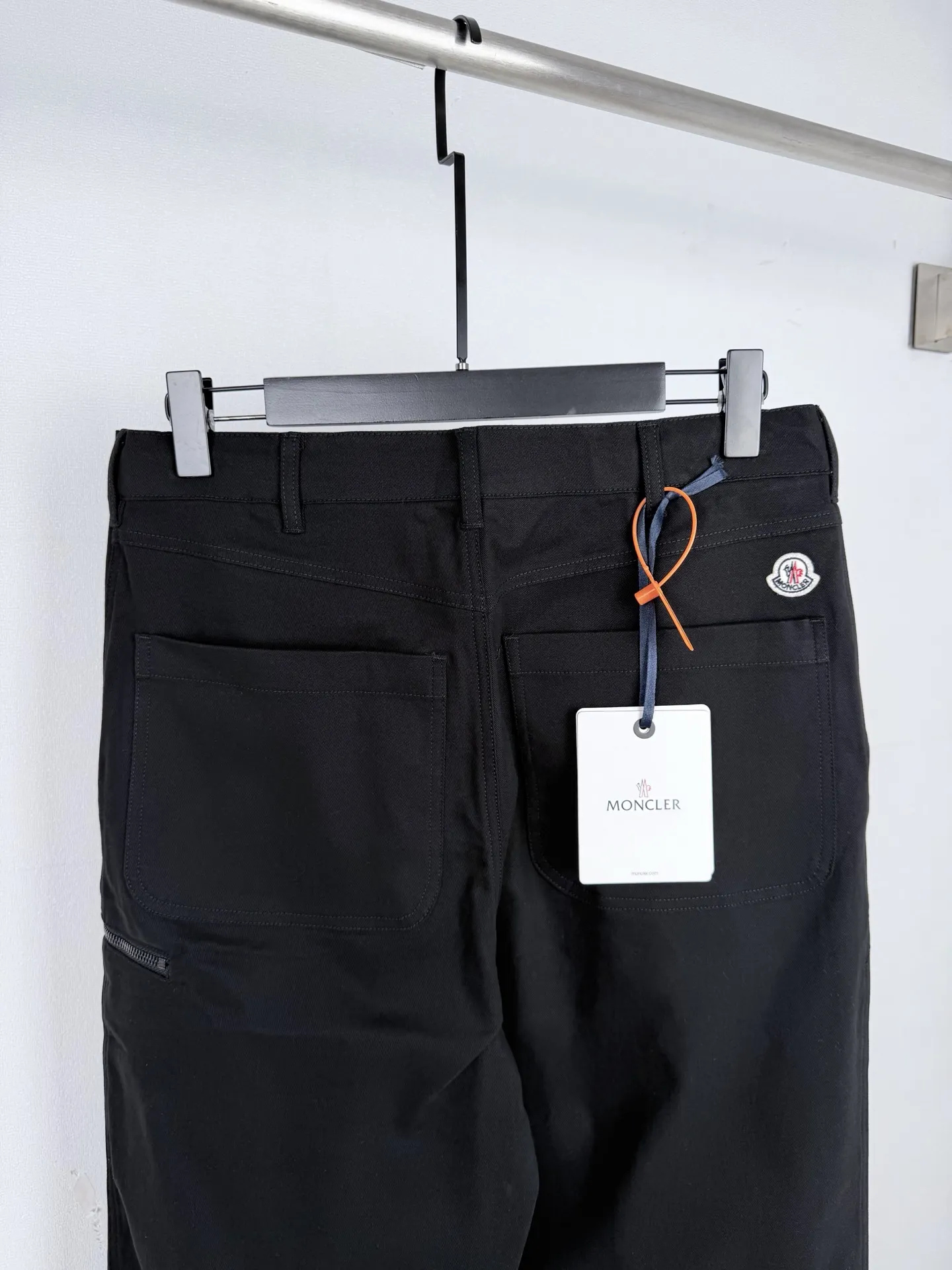 Straight-Leg Logo Patch Trousers D26021290 — view 4
