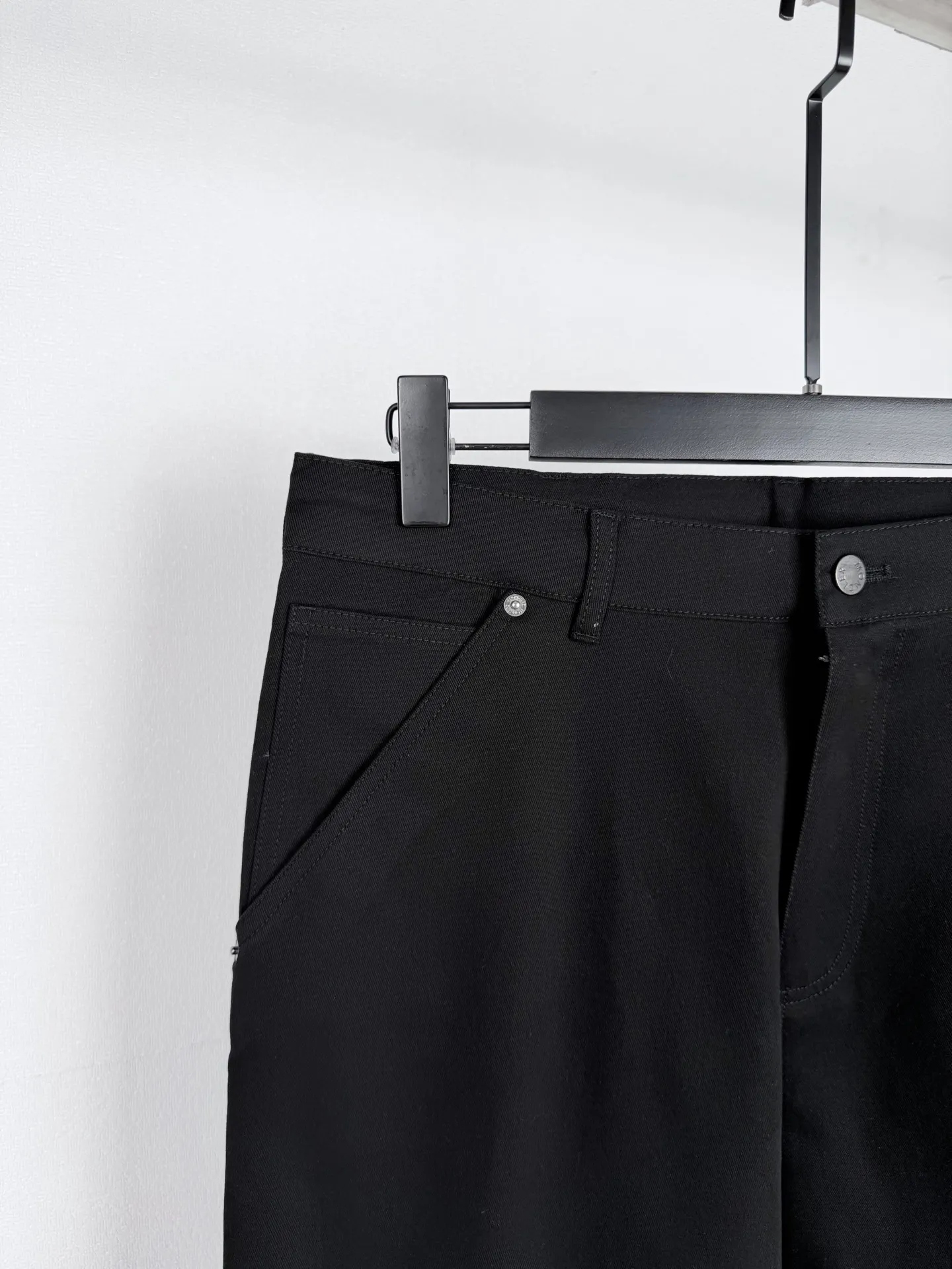 Straight-Leg Logo Patch Trousers D26021290 — view 6