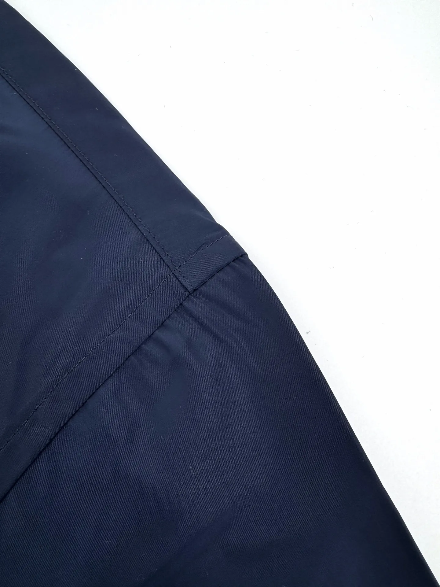 Logo-Label Re-Nylon Long-Sleeved Shirt D26024763 — view 6