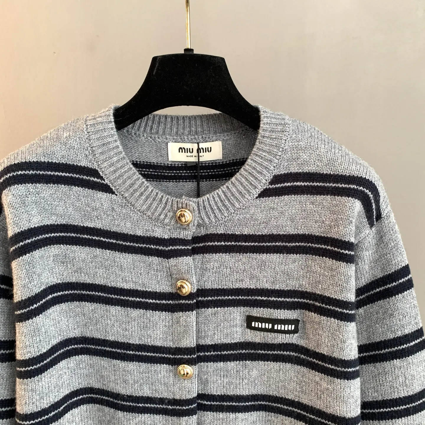 Striped Wool-Blend Logo Cardigan D26024186 — view 3
