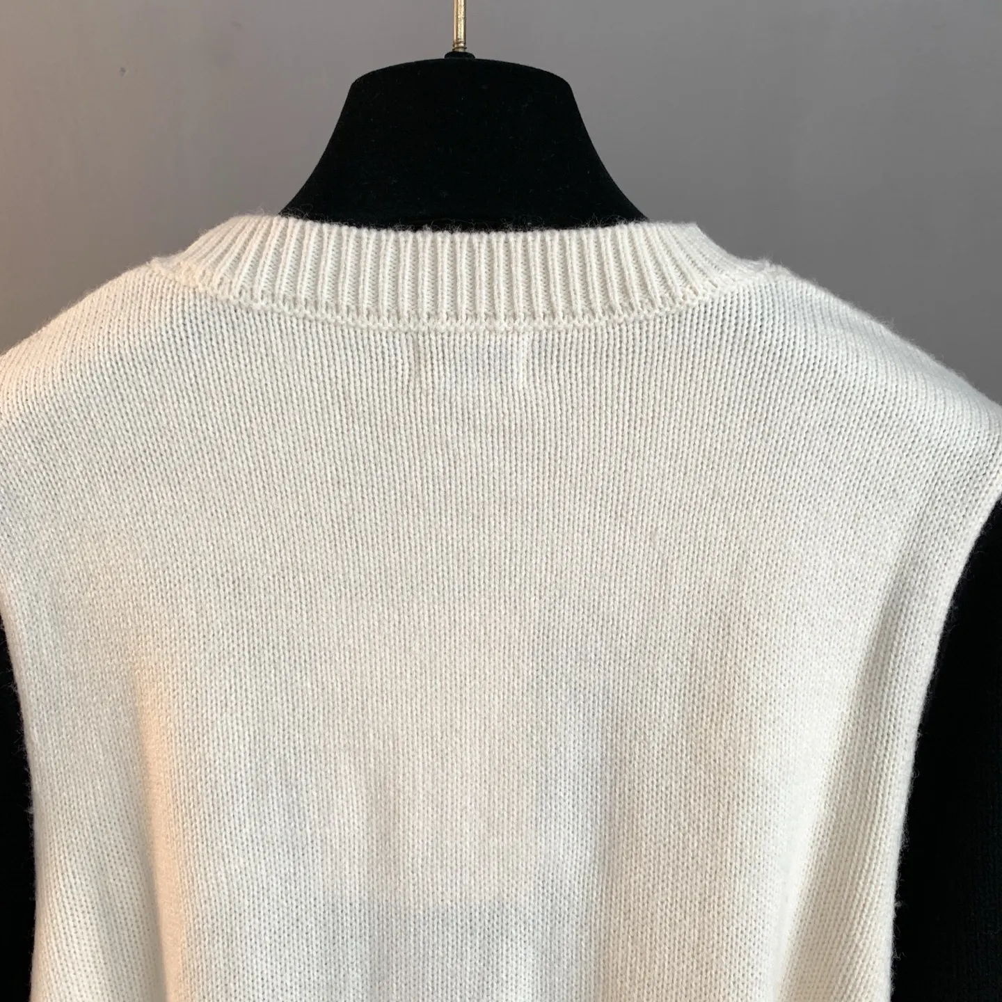 Fawn Intarsia Cashmere Crew-Neck Sweater D27024184 — view 4