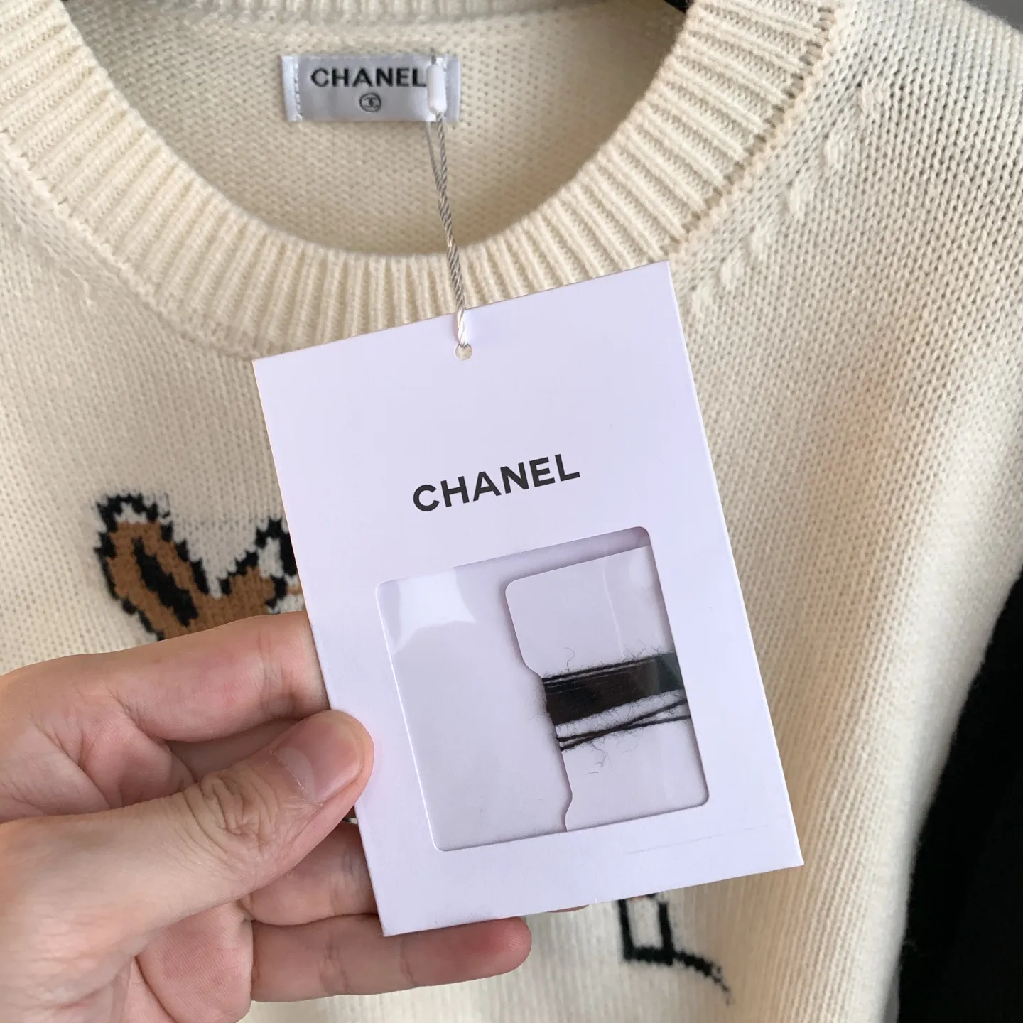 Fawn Intarsia Cashmere Crew-Neck Sweater D27024184 — view 5