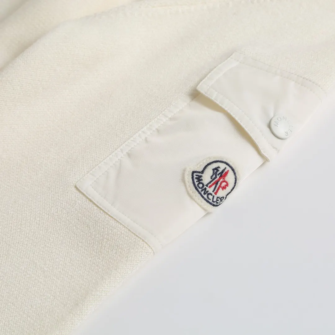 Pocket-Detail Wool-Blend Crew-Neck Sweater D27523206 — view 5