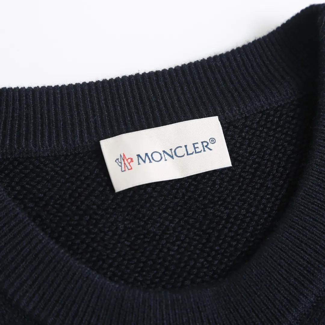 Logo-Patch Wool-Blend Crew-Neck Sweater D27523205 — view 5