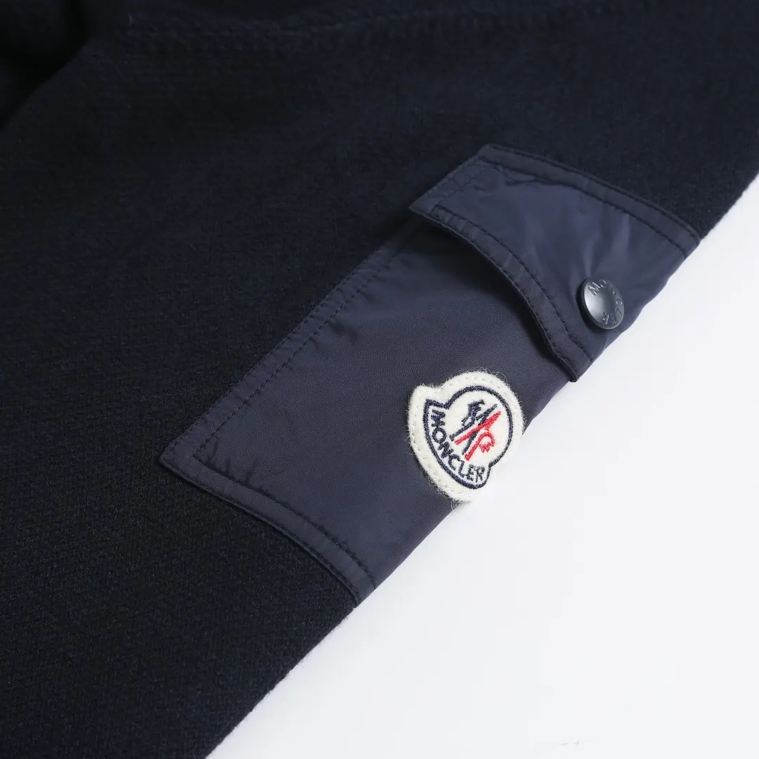 Logo-Patch Wool-Blend Crew-Neck Sweater D27523205 — view 6